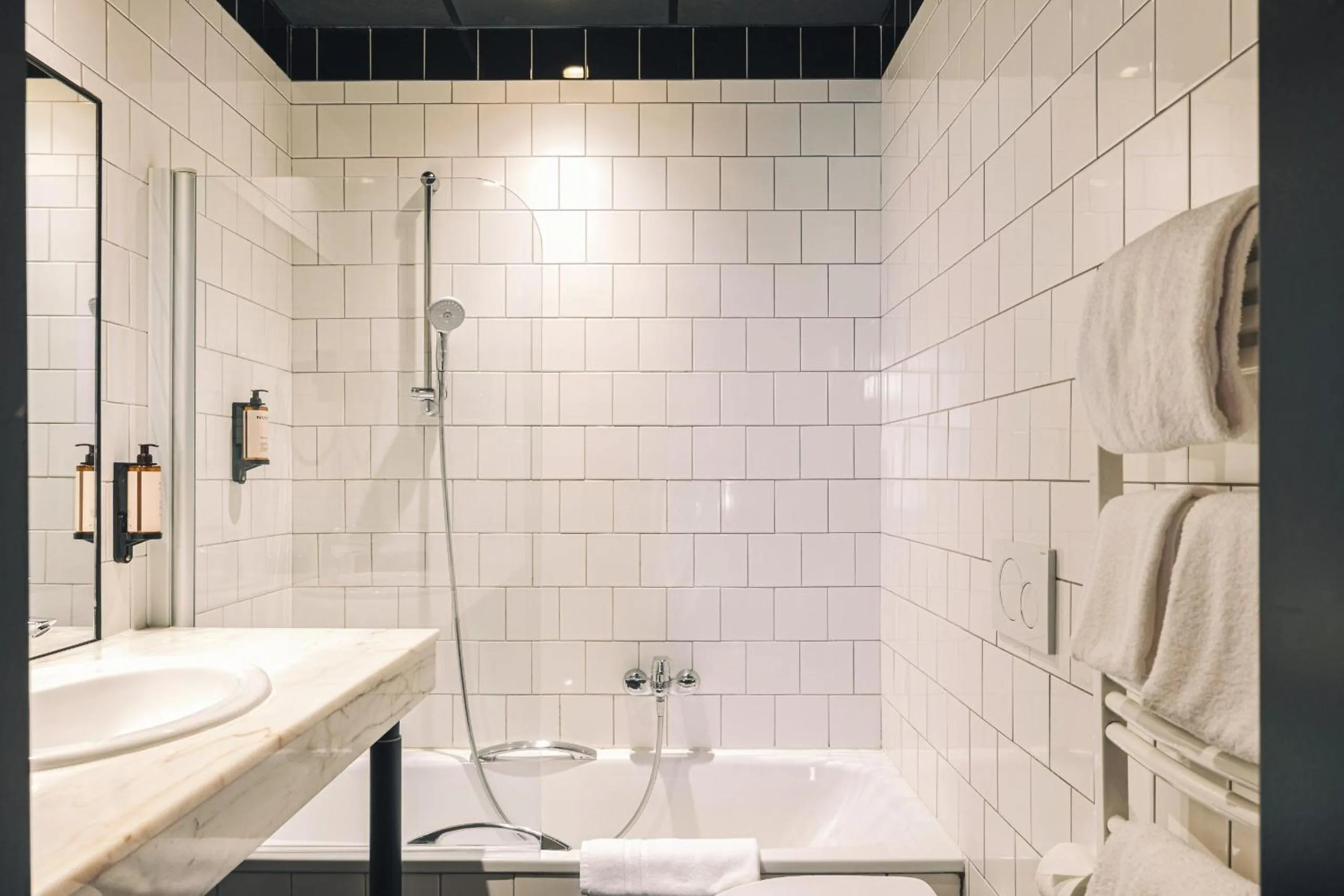 Shower in Zoom Hotel