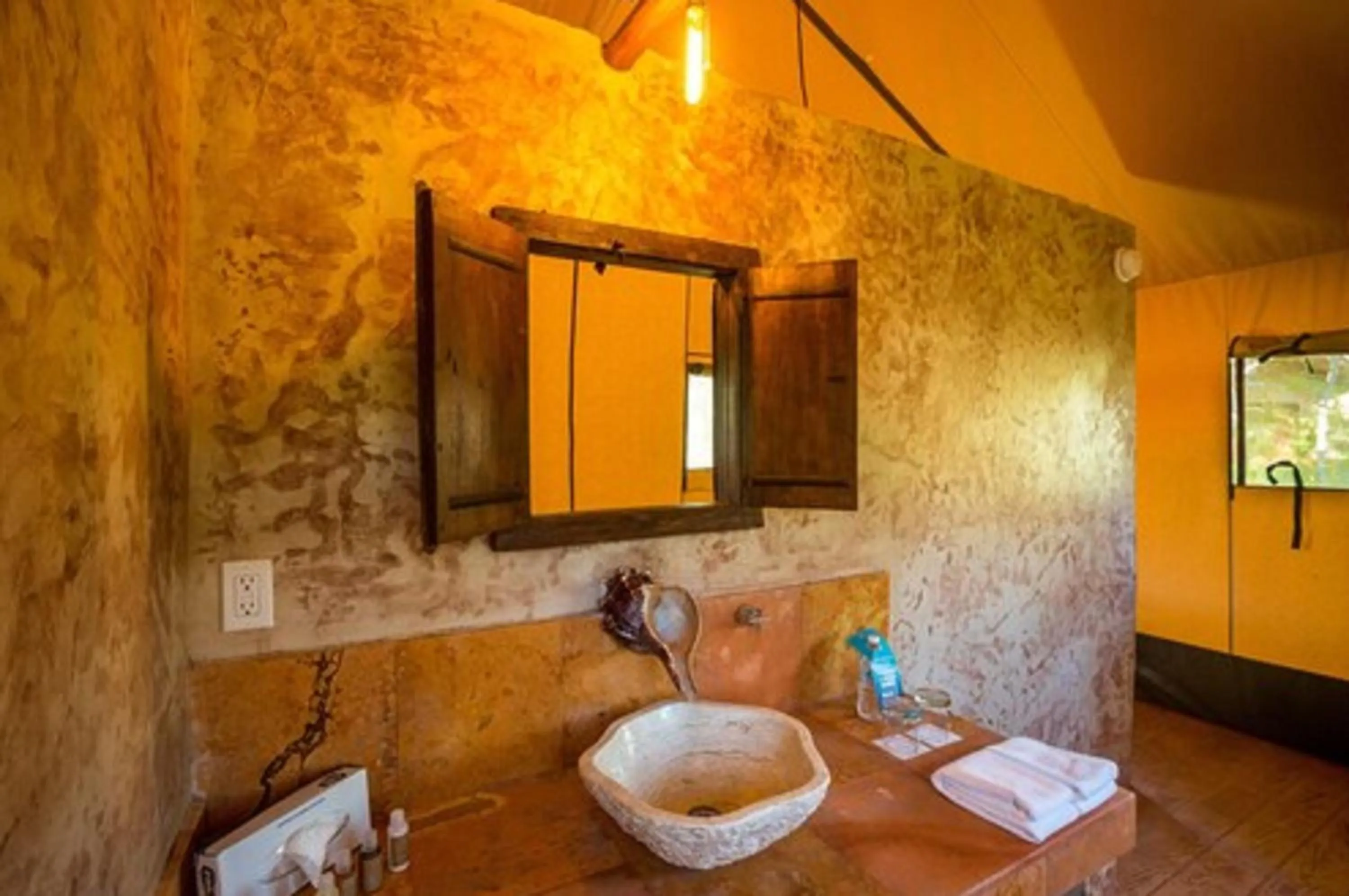 Bathroom in Serenity Authentic Glamping Tulum