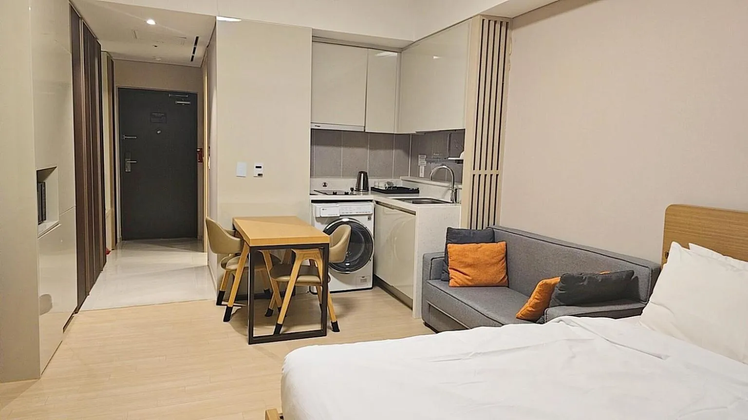 Bed in Golden Tulip Incheon Airport Hotel