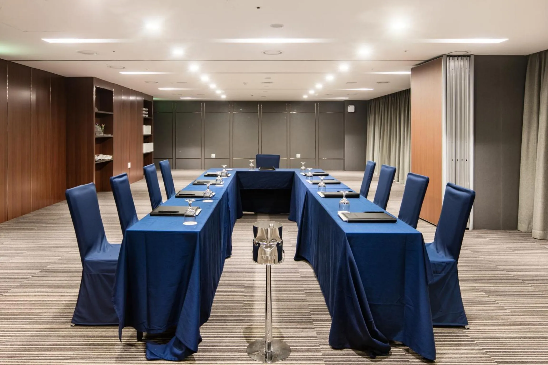 Business facilities in Golden Tulip Incheon Airport Hotel