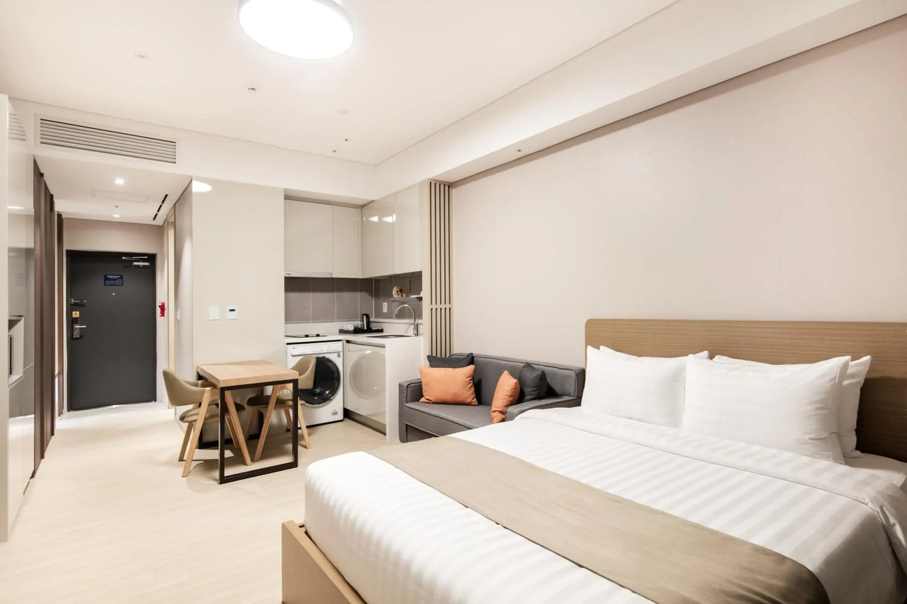 Residence Queen Room in Golden Tulip Incheon Airport Hotel Residence Queen Room in Golden Tulip Incheon Airport Hotel