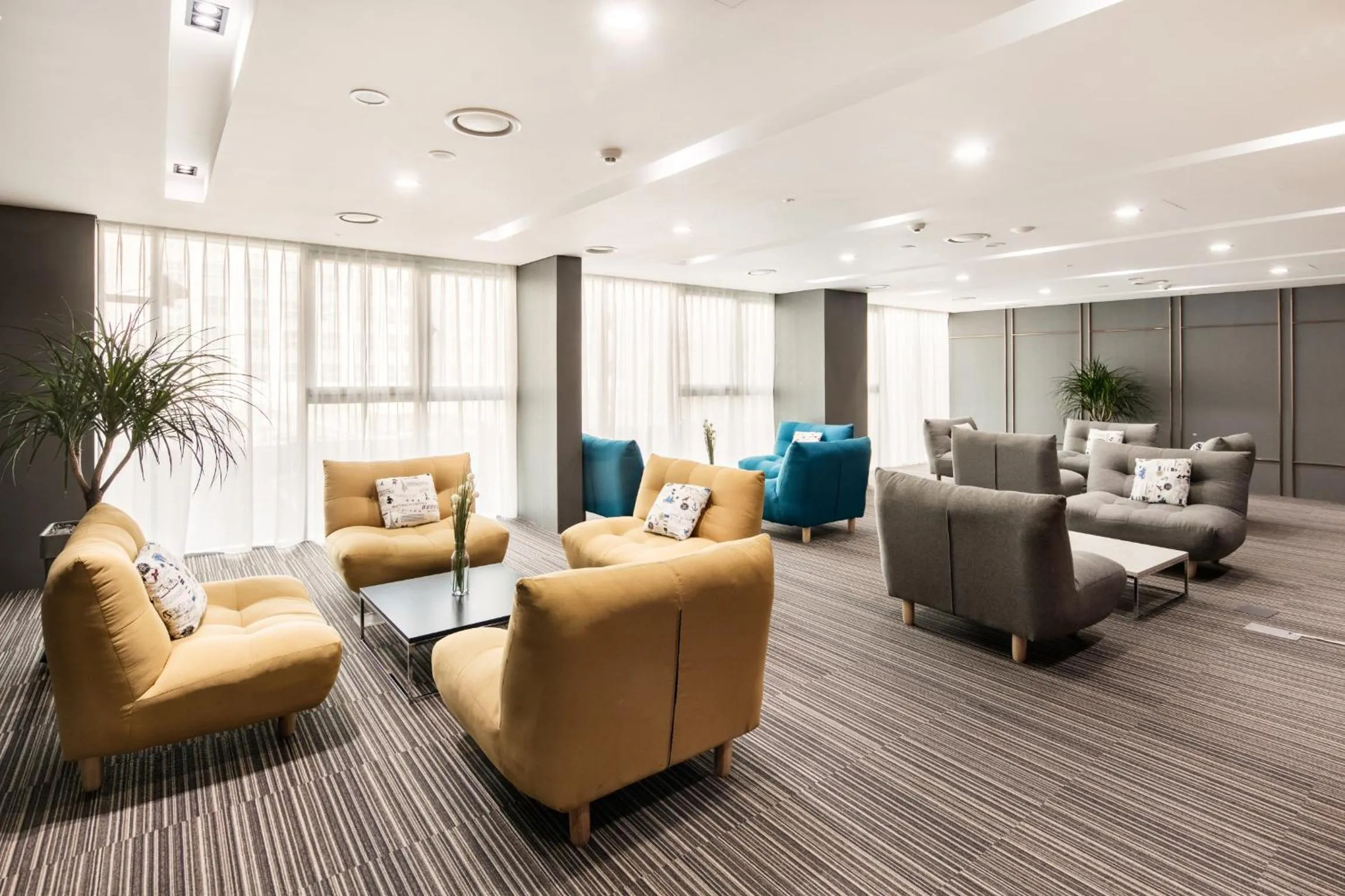 Lounge or bar in Golden Tulip Incheon Airport Hotel