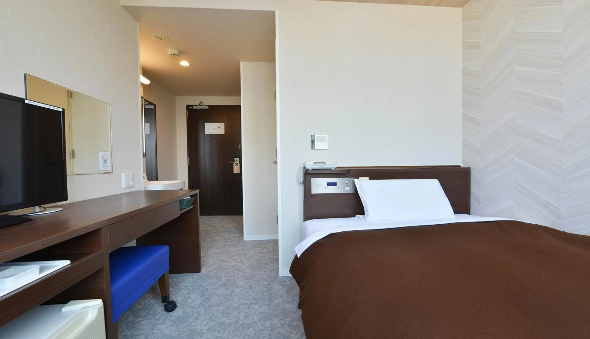 Photo of the whole room, Bed in Hotel New Gaea Domemae