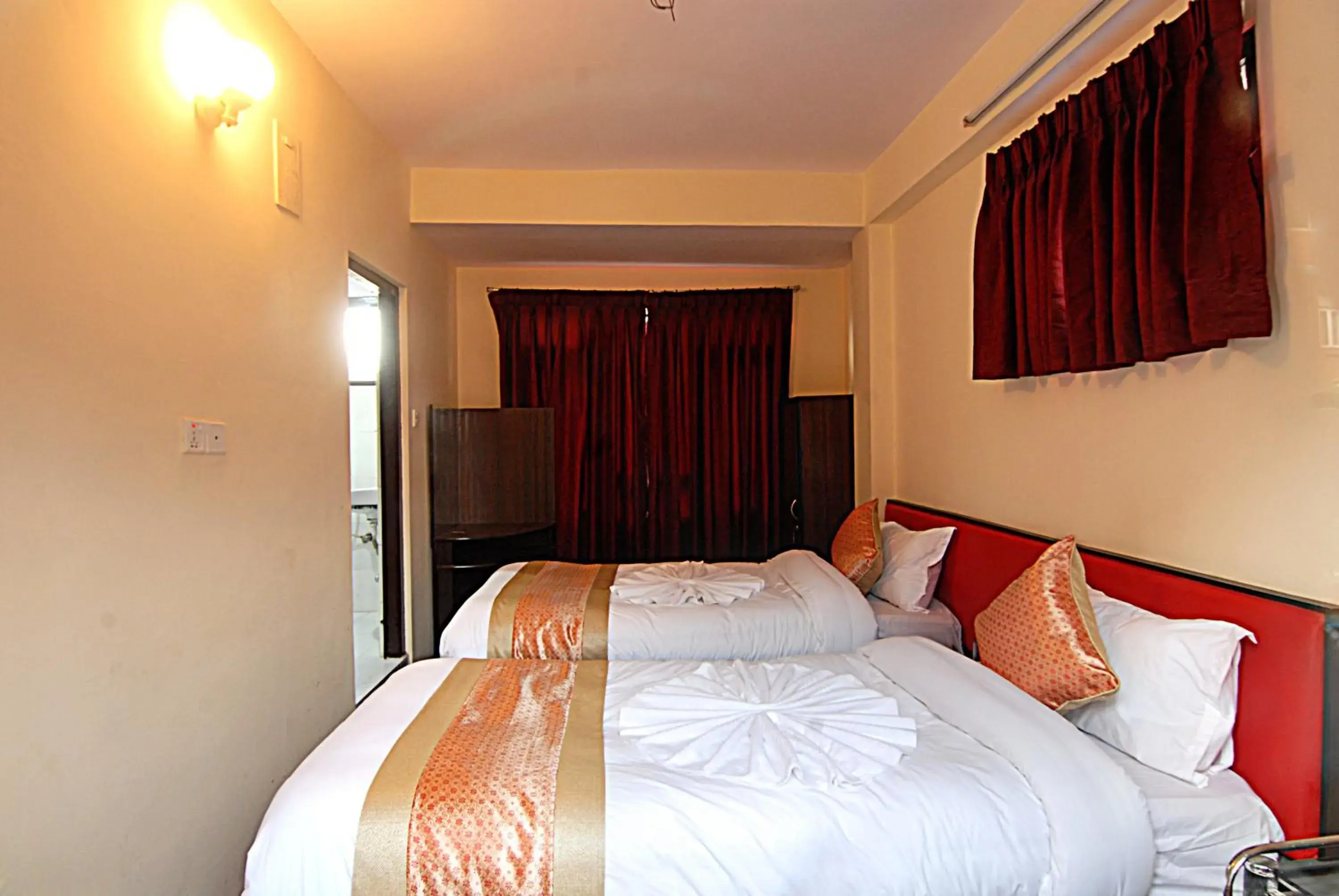 Large Twin Room in Hotel Gallery Nepal Large Twin Room in Hotel Gallery Nepal