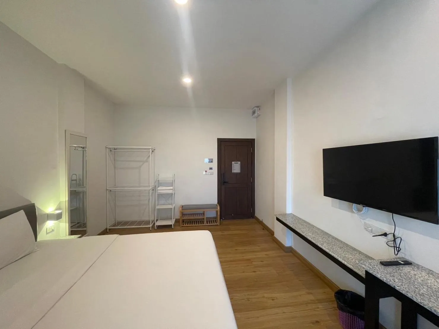 TV and multimedia, Bed in Chonlapruk Lakeside Hotel