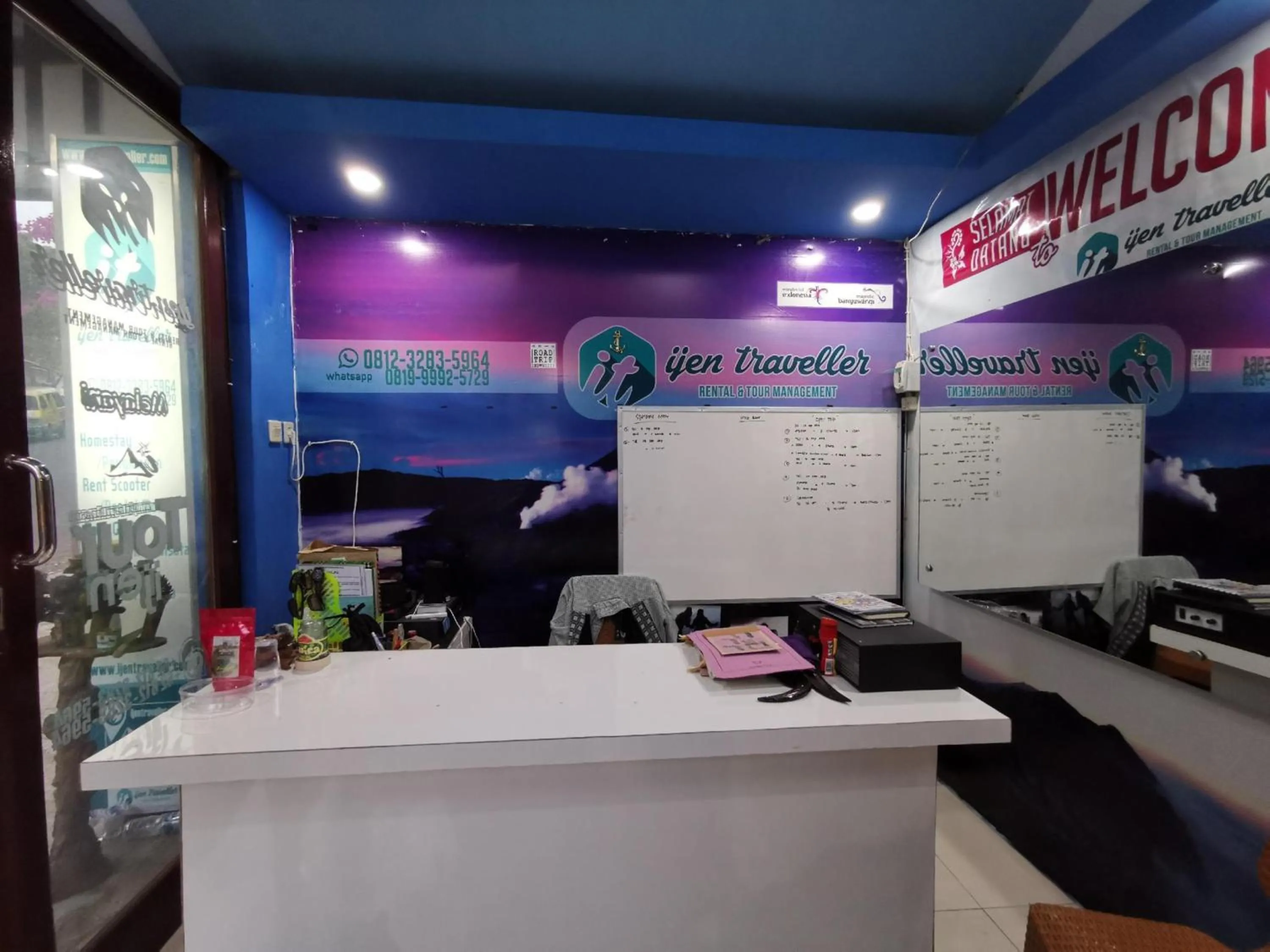 Lobby or reception in Ijen Traveller & Homestay