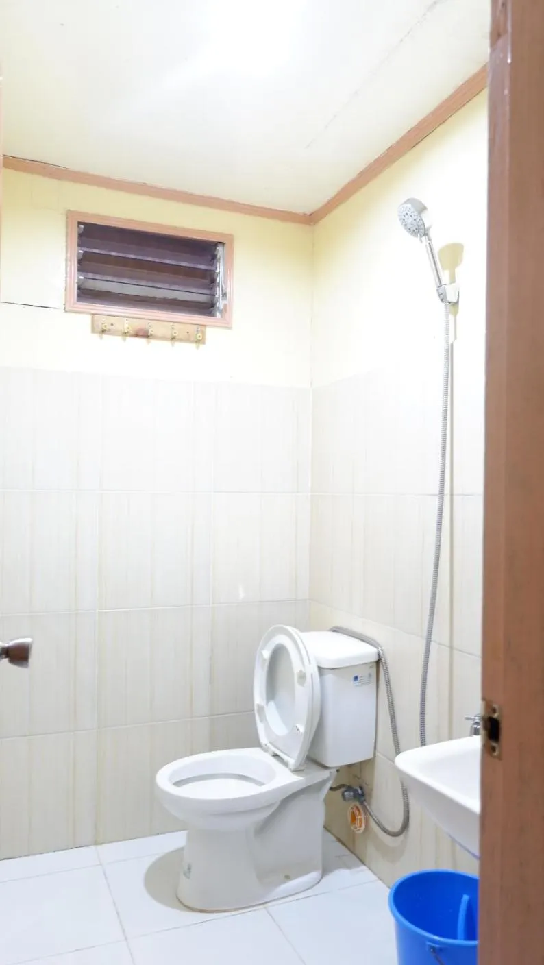 Bathroom in Mountain Side Inn