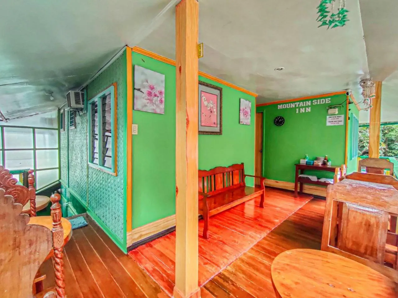 Balcony/Terrace in Mountain Side Inn