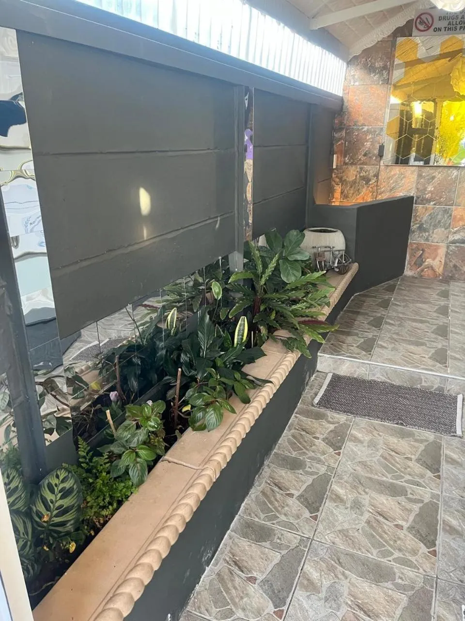 Facade/entrance in Mitchell's Guesthouse