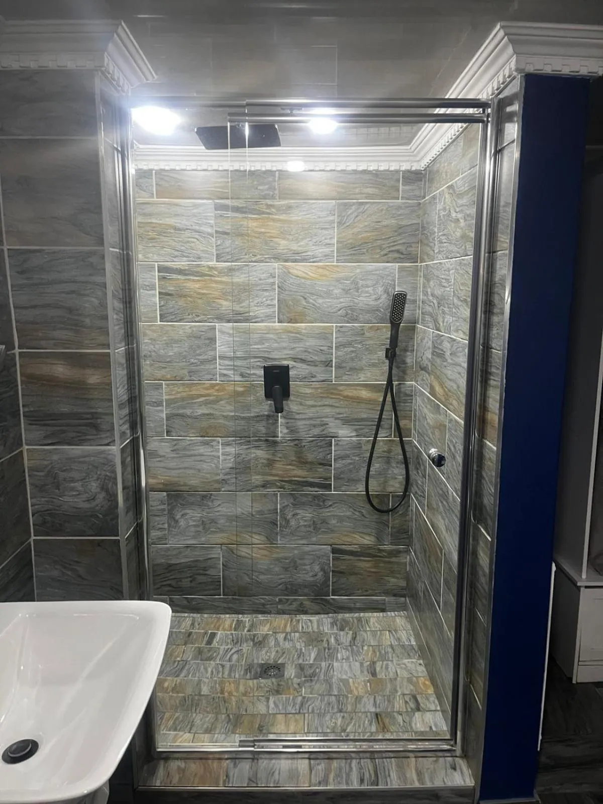 Shower in Mitchell's Guesthouse