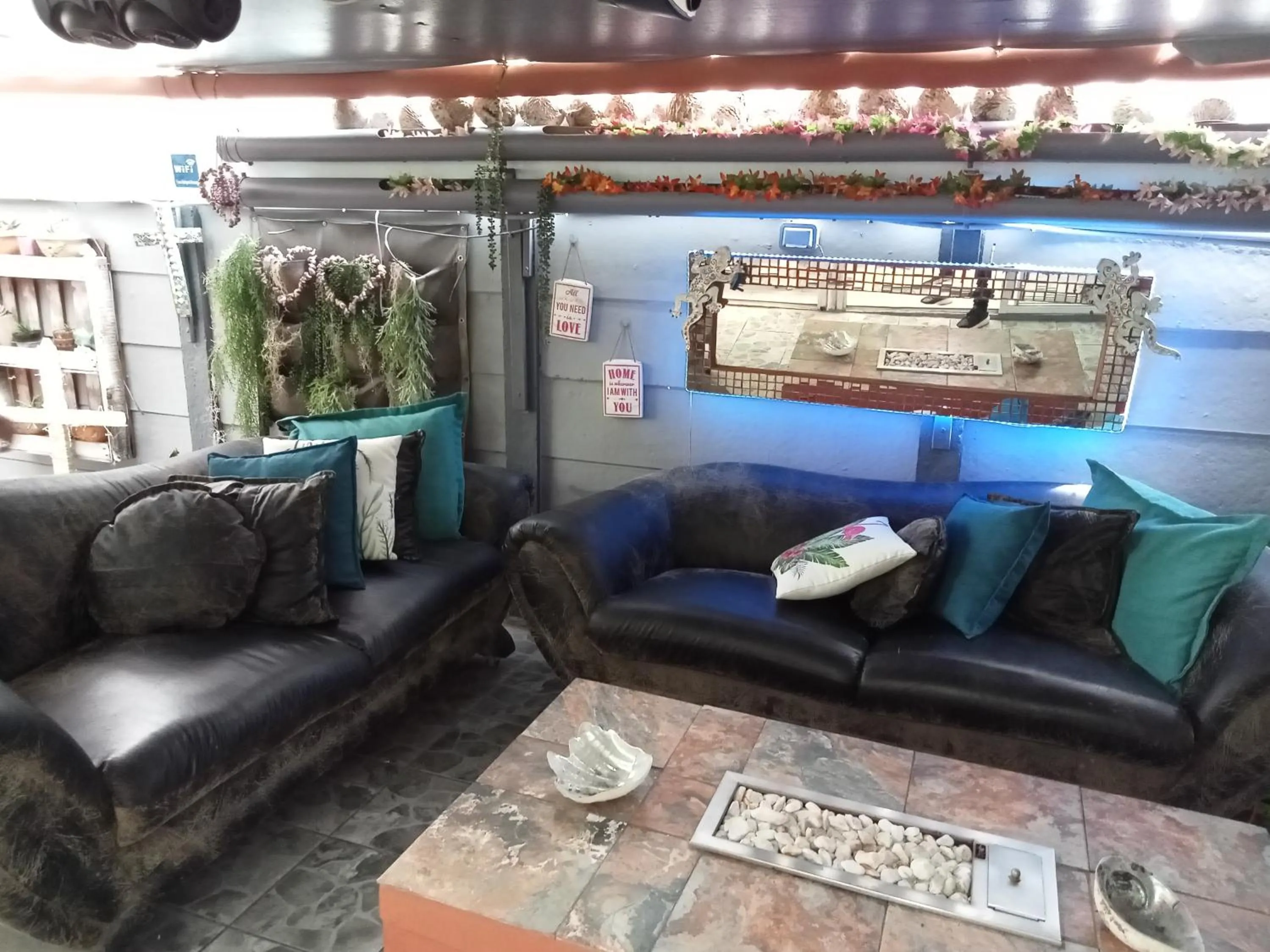 Communal lounge/ TV room in Mitchell's Guesthouse