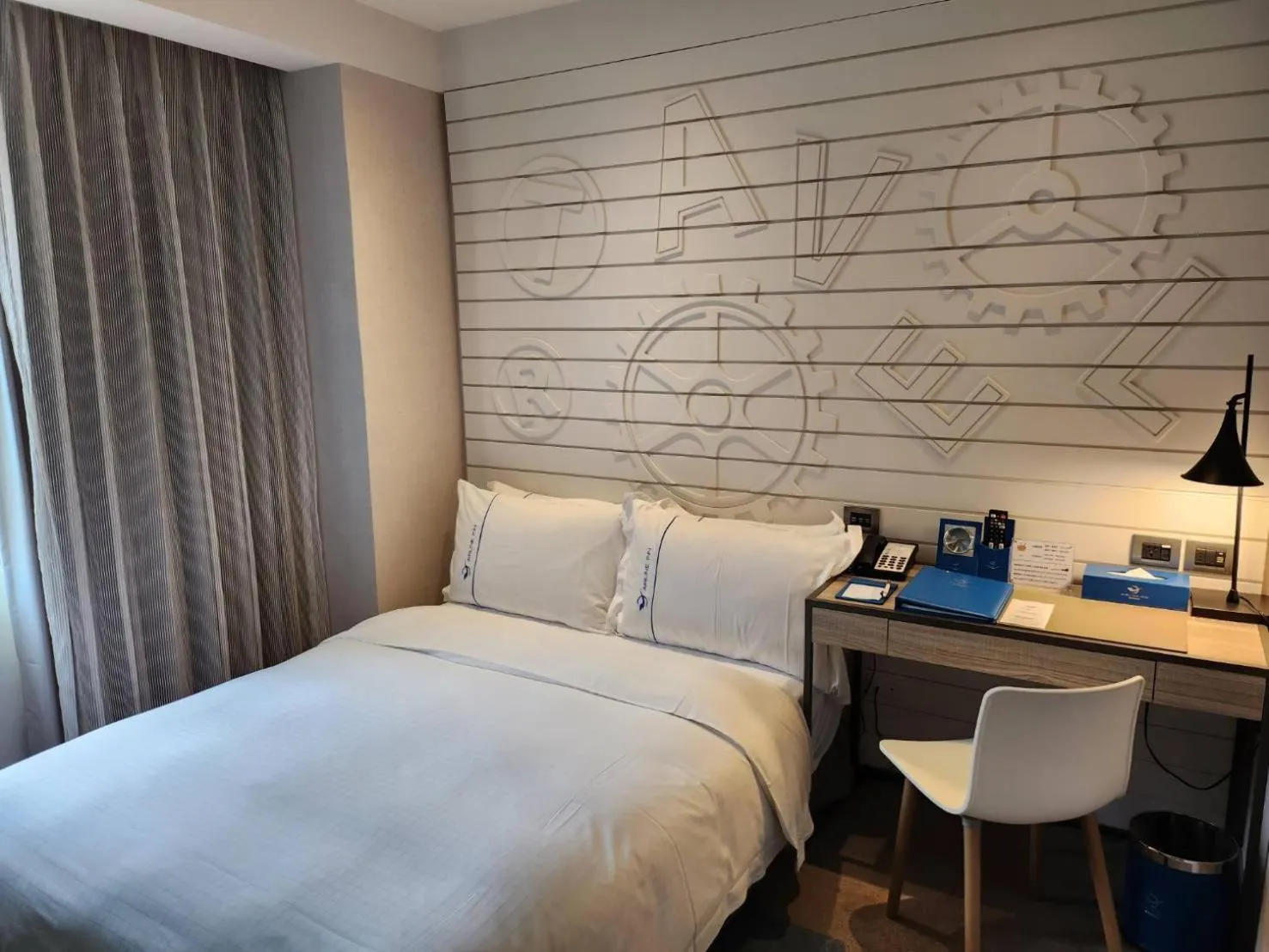 Bed in Airline Inn - Kaohsiung Station