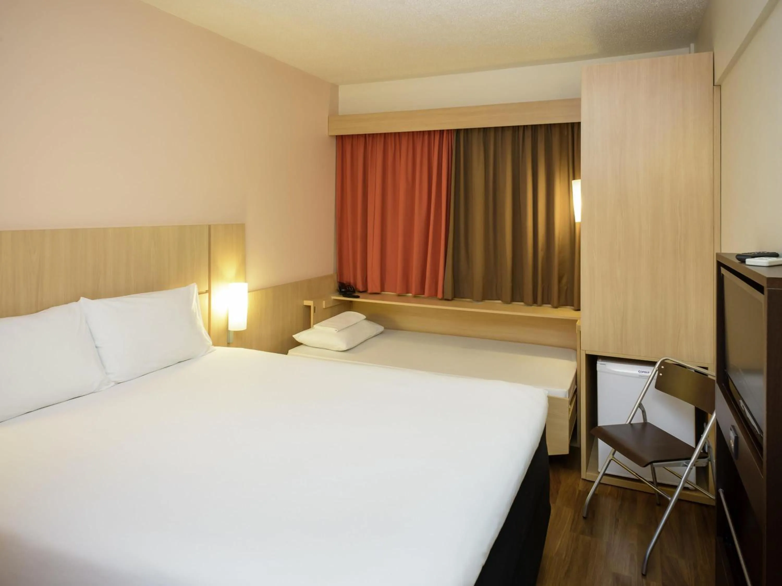 Bedroom, Bed in ibis Recife Boa Viagem