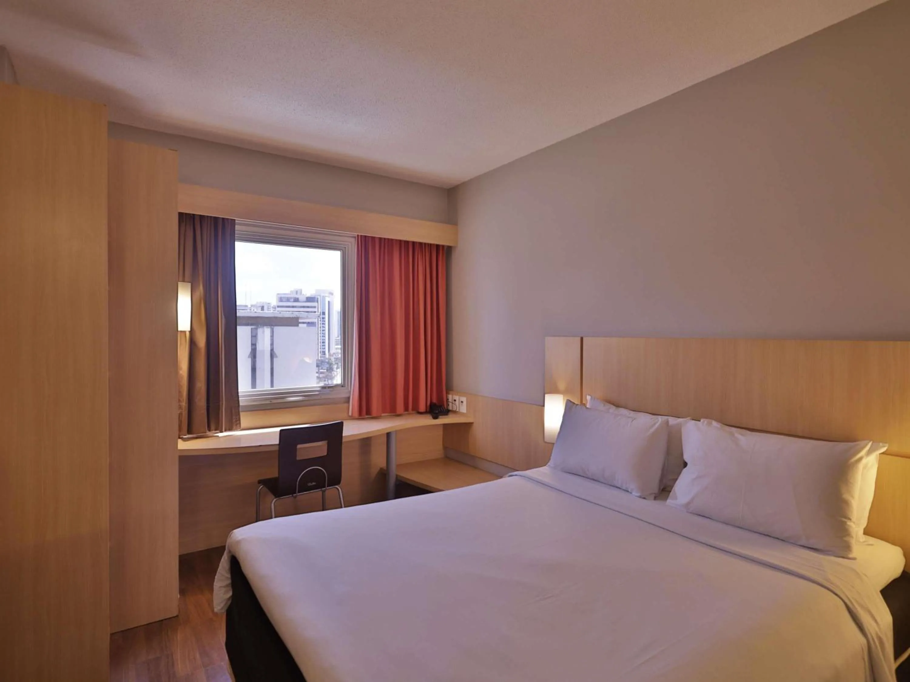 Bedroom, Bed in ibis Recife Boa Viagem