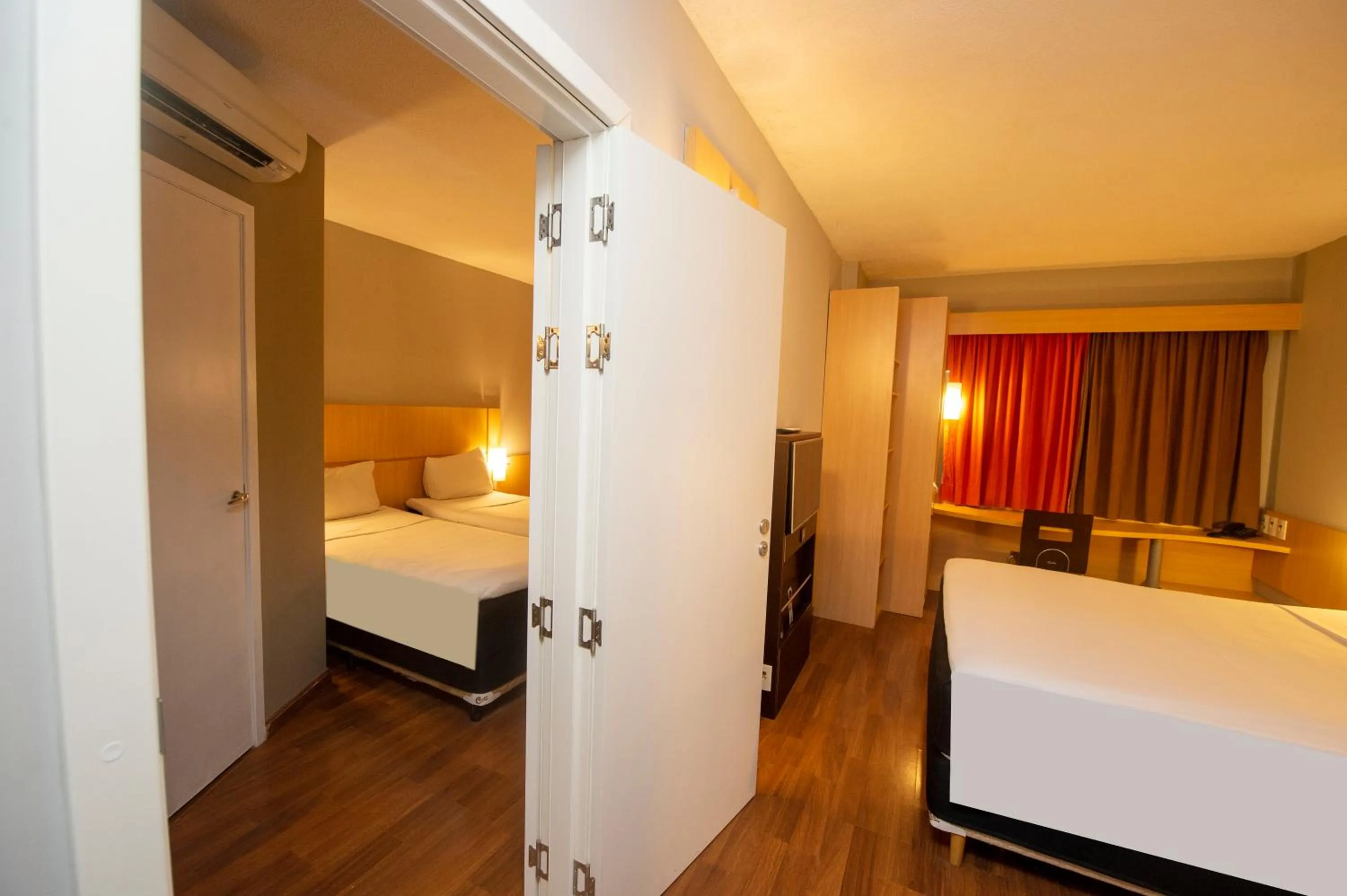 Bedroom, Bed in ibis Recife Boa Viagem