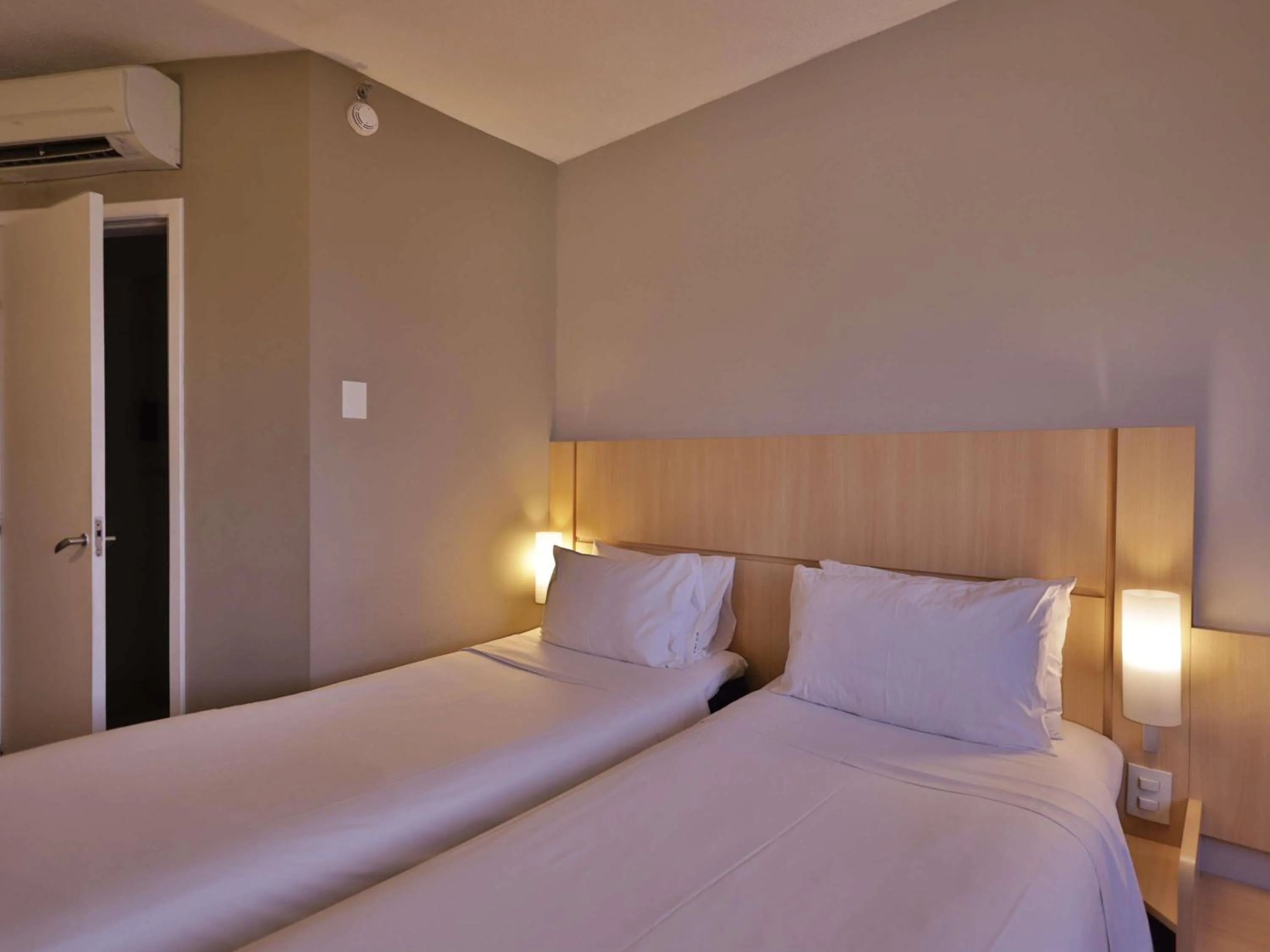 Bedroom, Bed in ibis Recife Boa Viagem