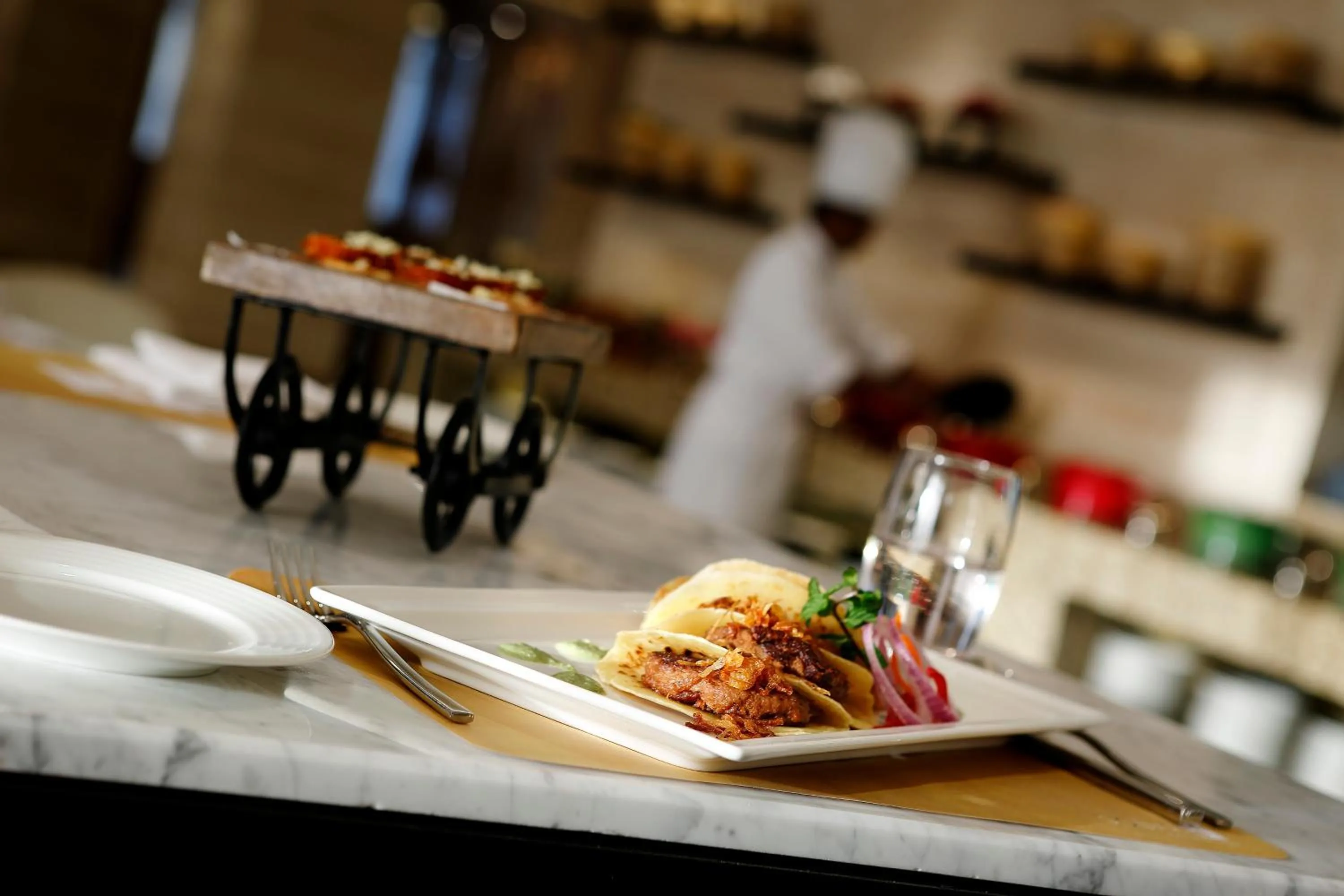 Restaurant/places to eat in Novotel Lucknow Gomti Nagar