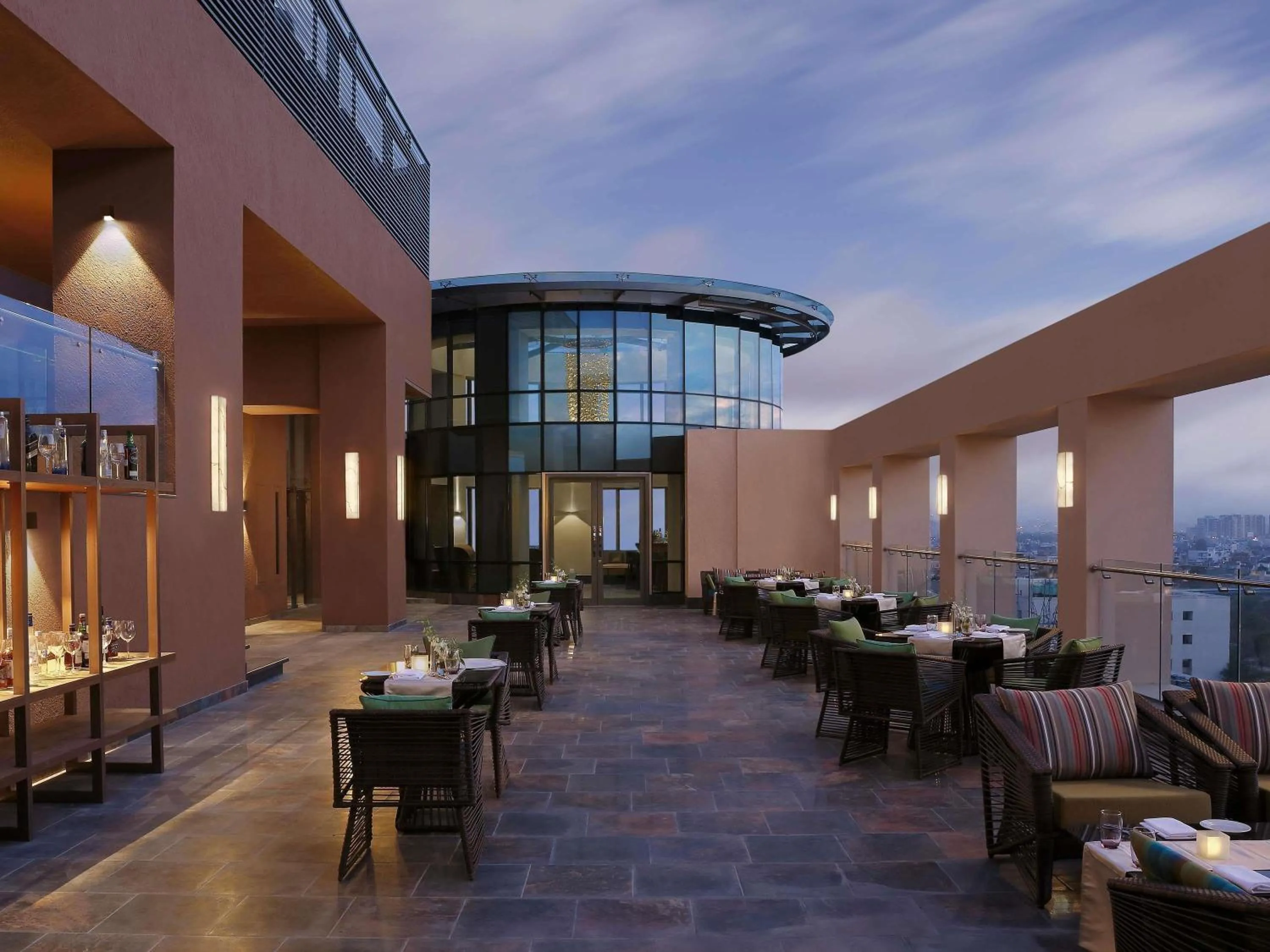 Restaurant/places to eat in Novotel Lucknow Gomti Nagar