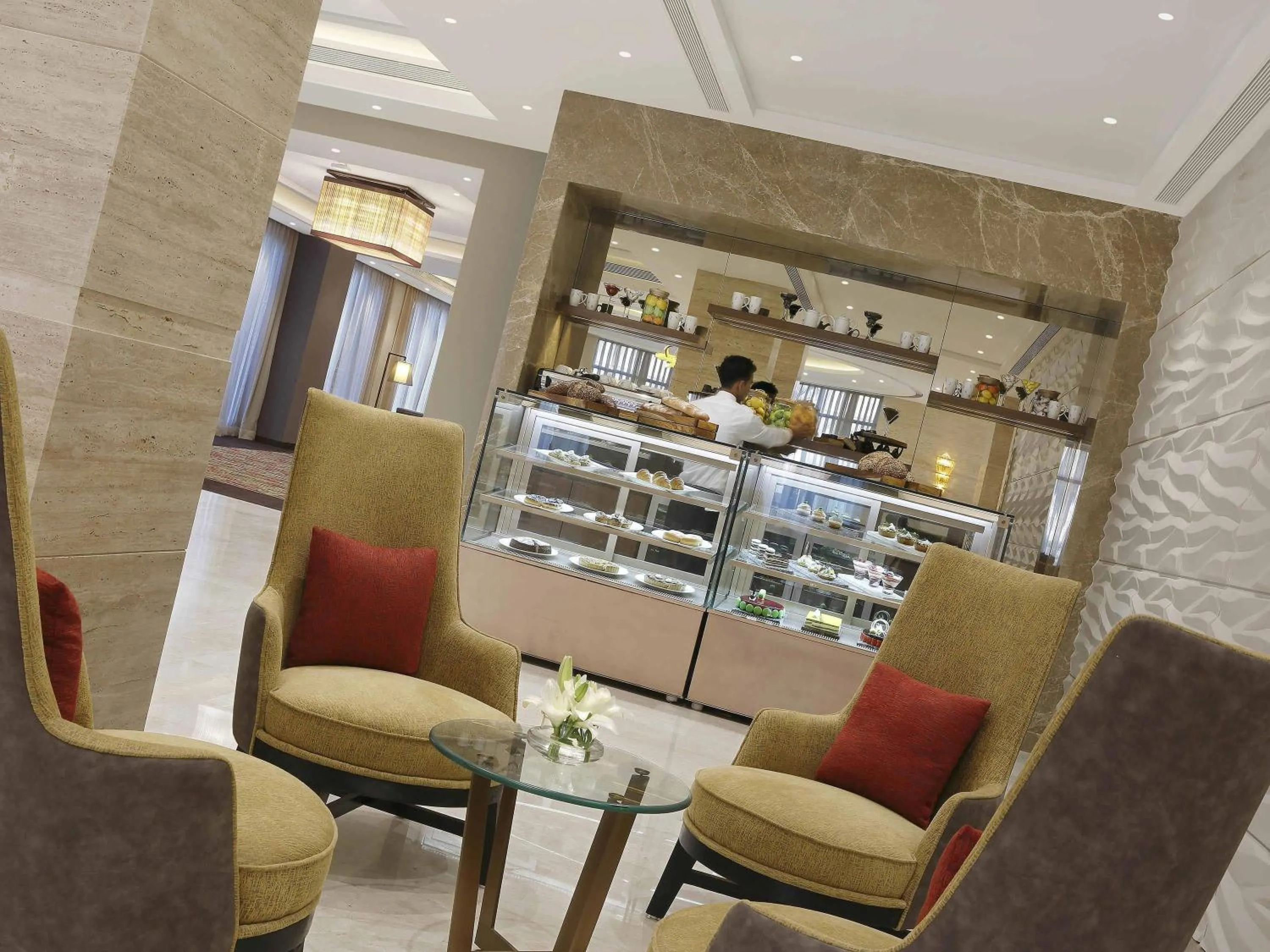 Restaurant/places to eat in Novotel Lucknow Gomti Nagar