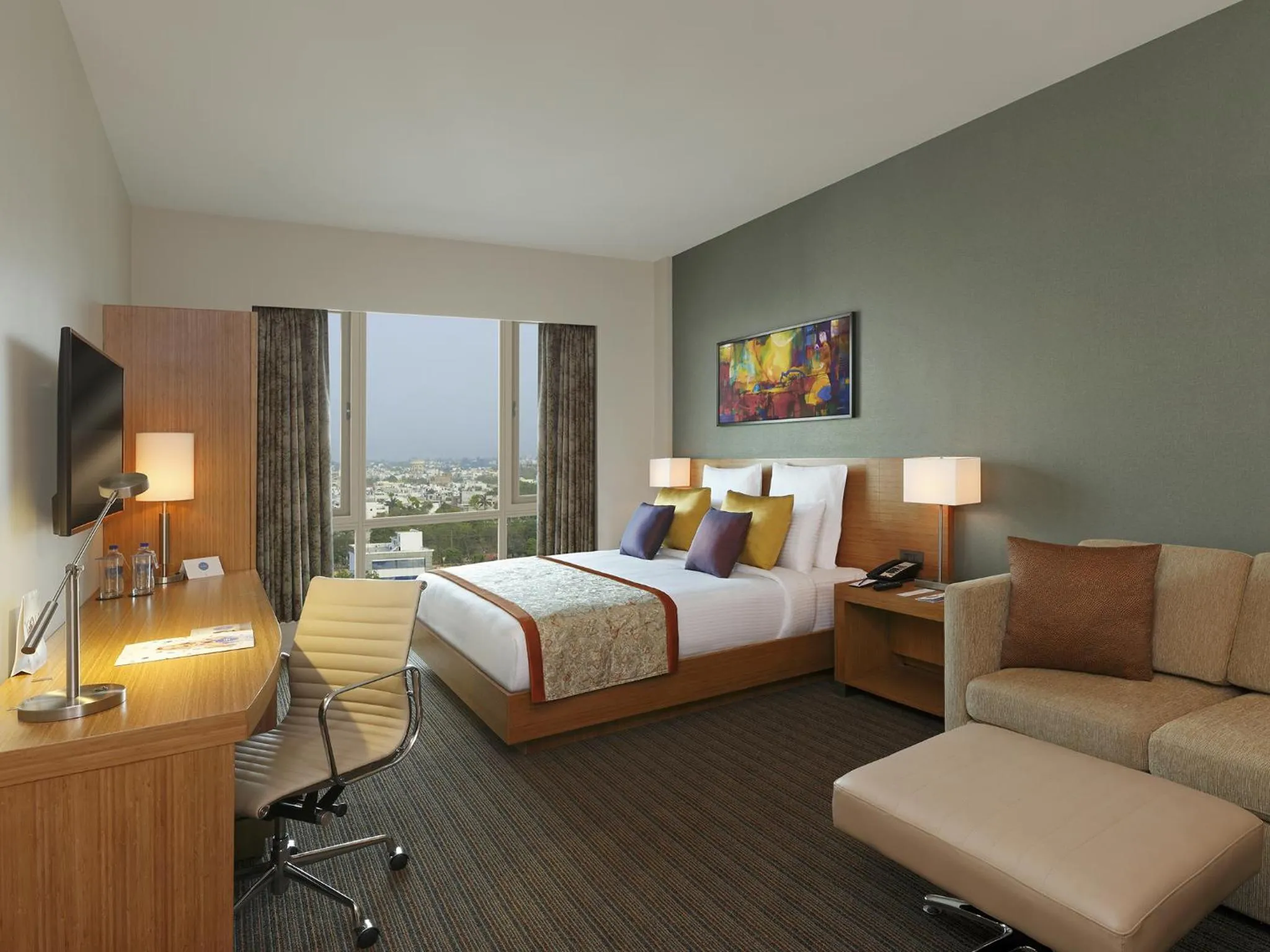 TV and multimedia, Bed in Novotel Lucknow Gomti Nagar