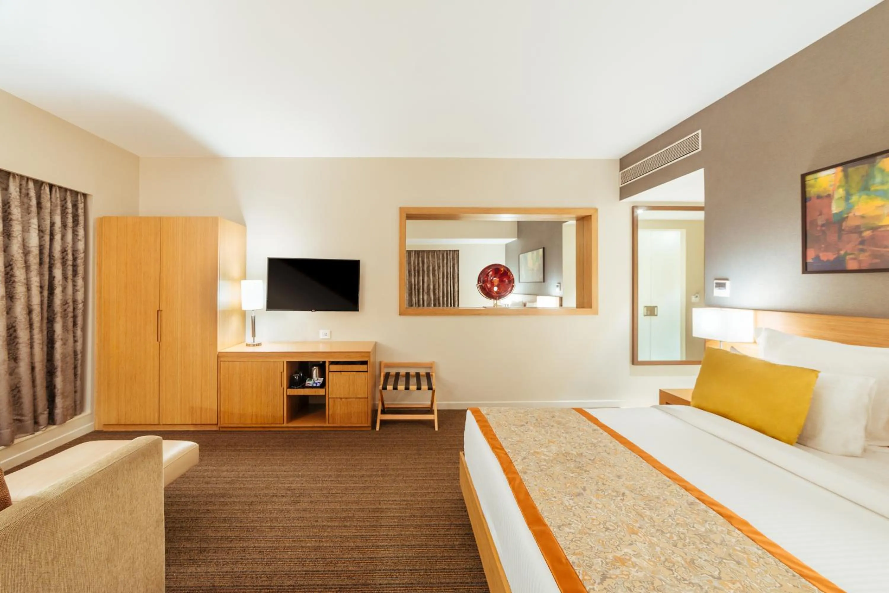 TV and multimedia, Bed in Novotel Lucknow Gomti Nagar