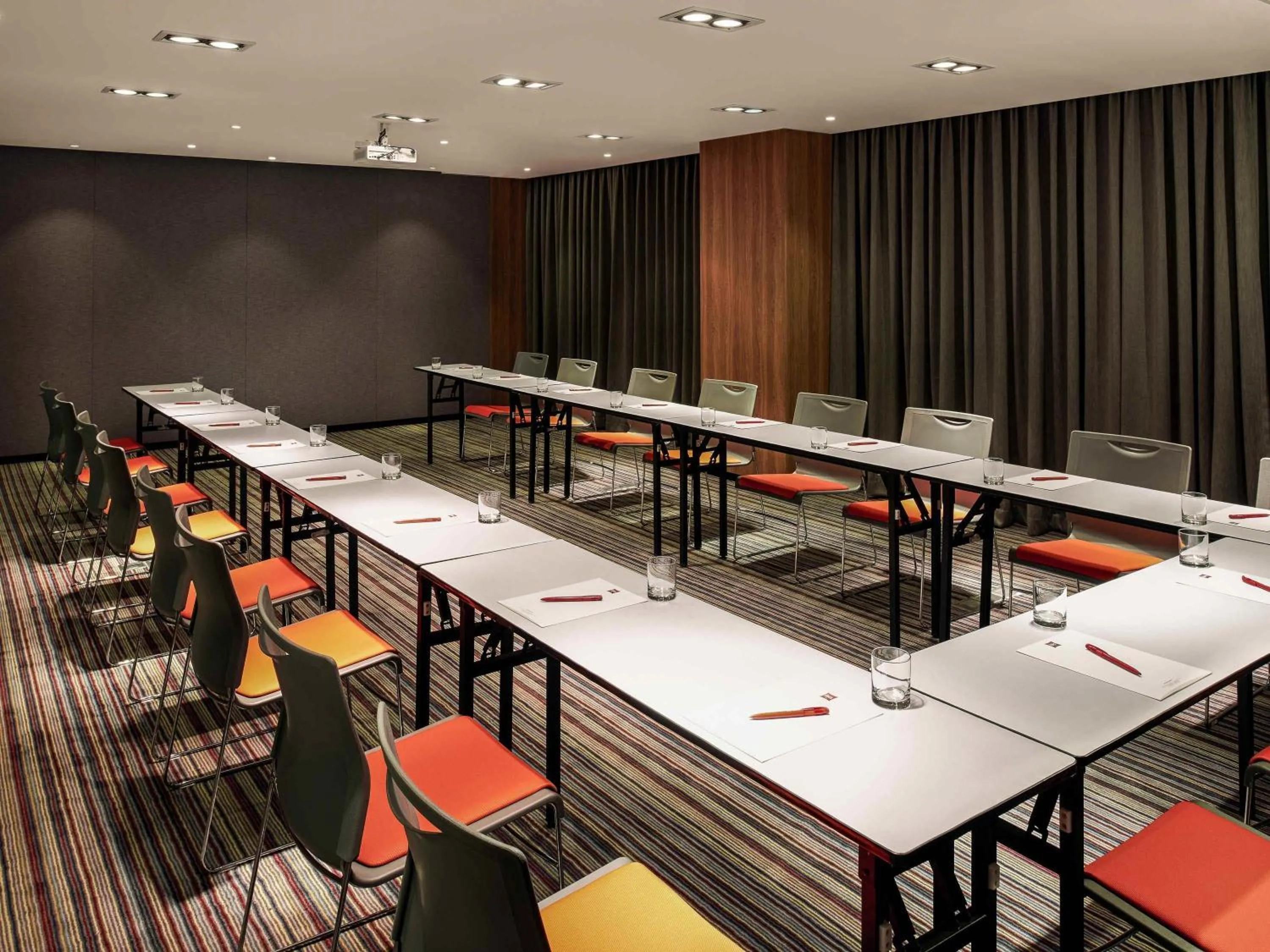 Meeting/conference room in Ibis Saigon Airport