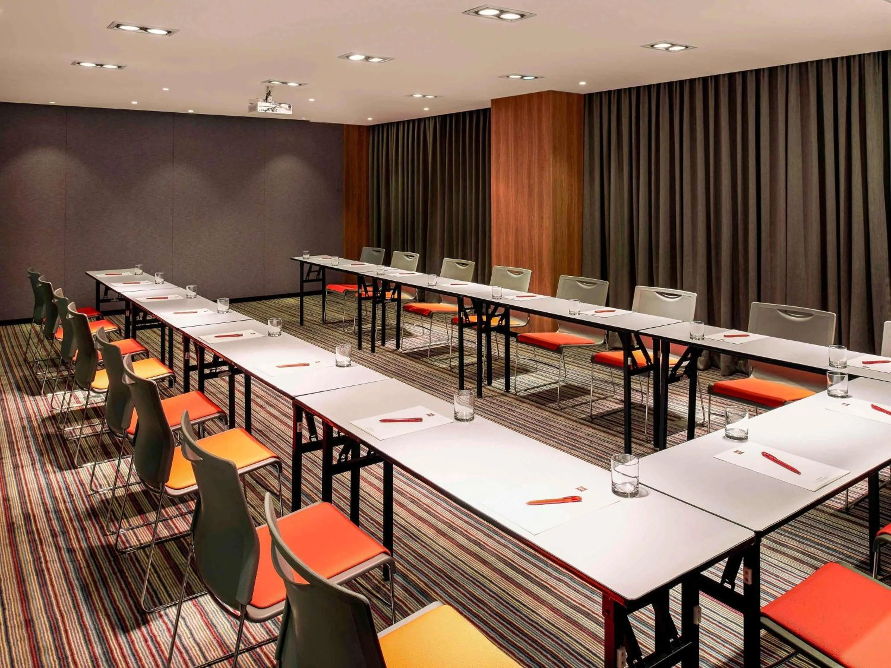 Meeting/conference room in Ibis Saigon Airport