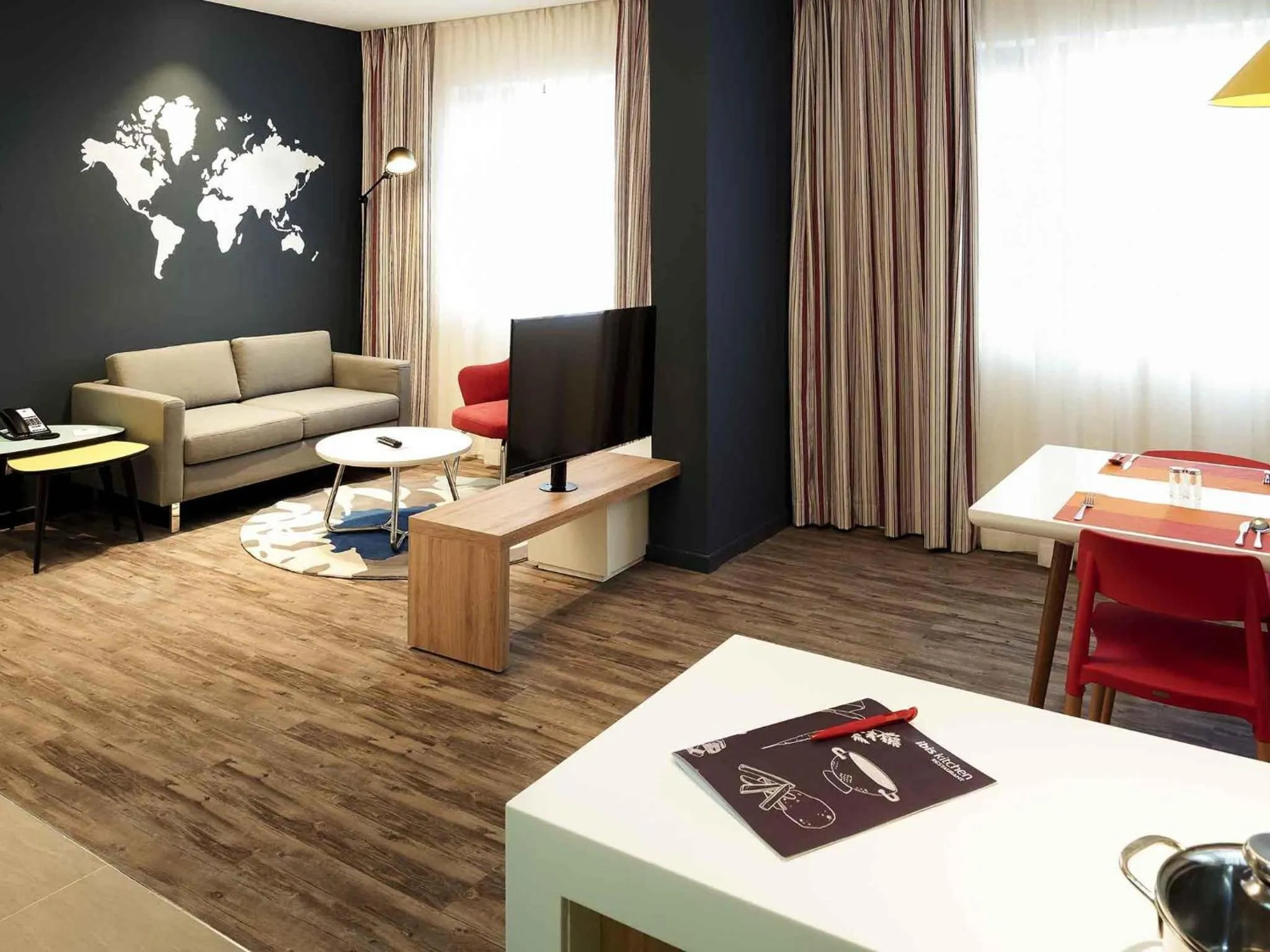 Bedroom, Bed in Ibis Saigon Airport