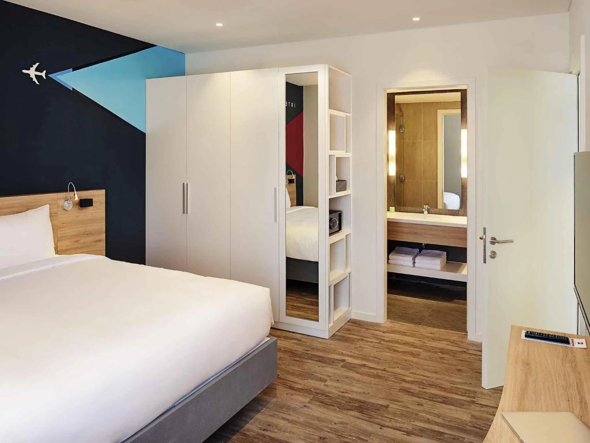 Bedroom, Bed in Ibis Saigon Airport