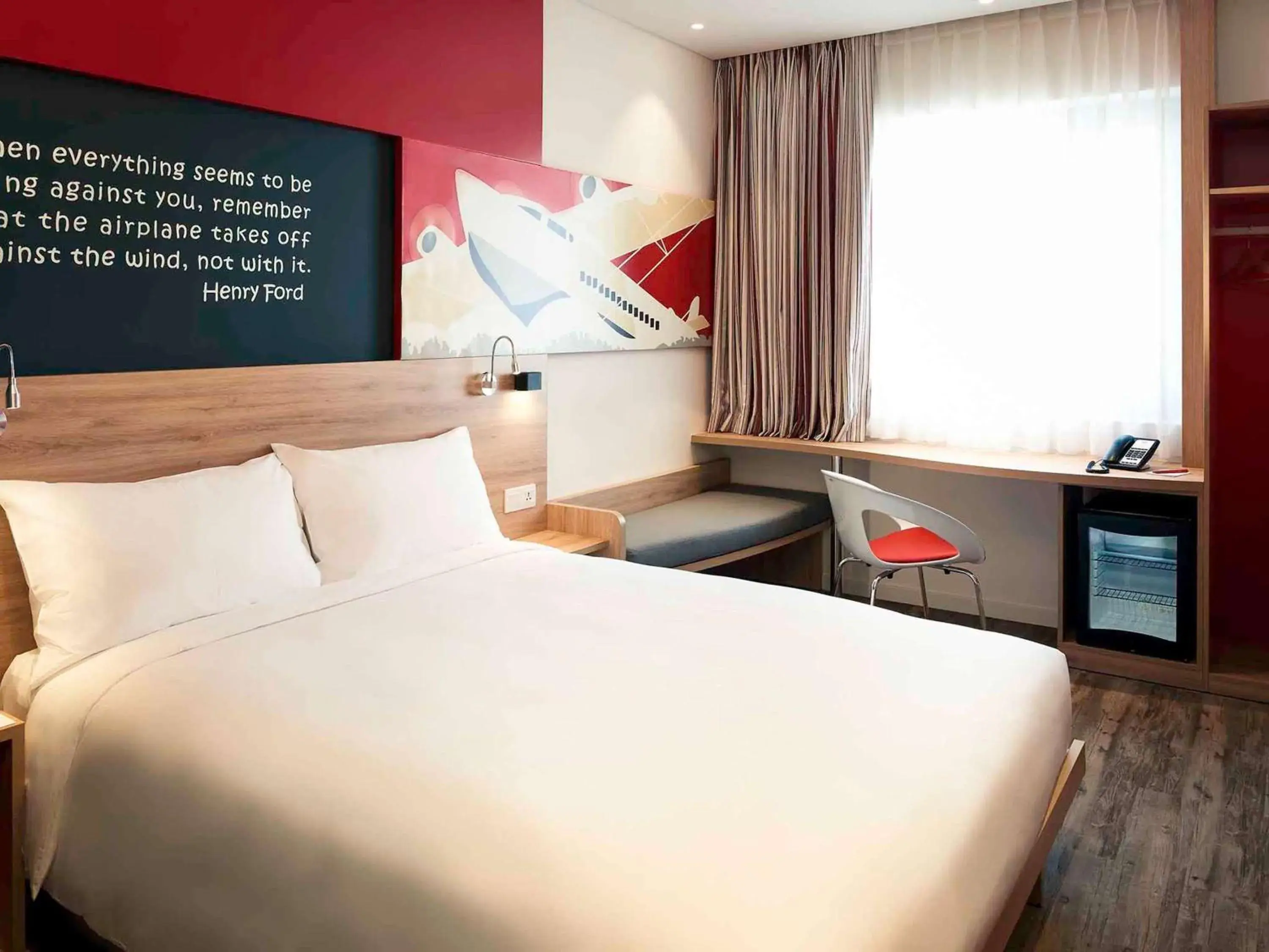 Standard Queen Room - Complimentary Round-trip Airport Transfer upon request in Ibis Saigon Airport Standard Queen Room - Complimentary Round-trip Airport Transfer upon request in Ibis Saigon Airport