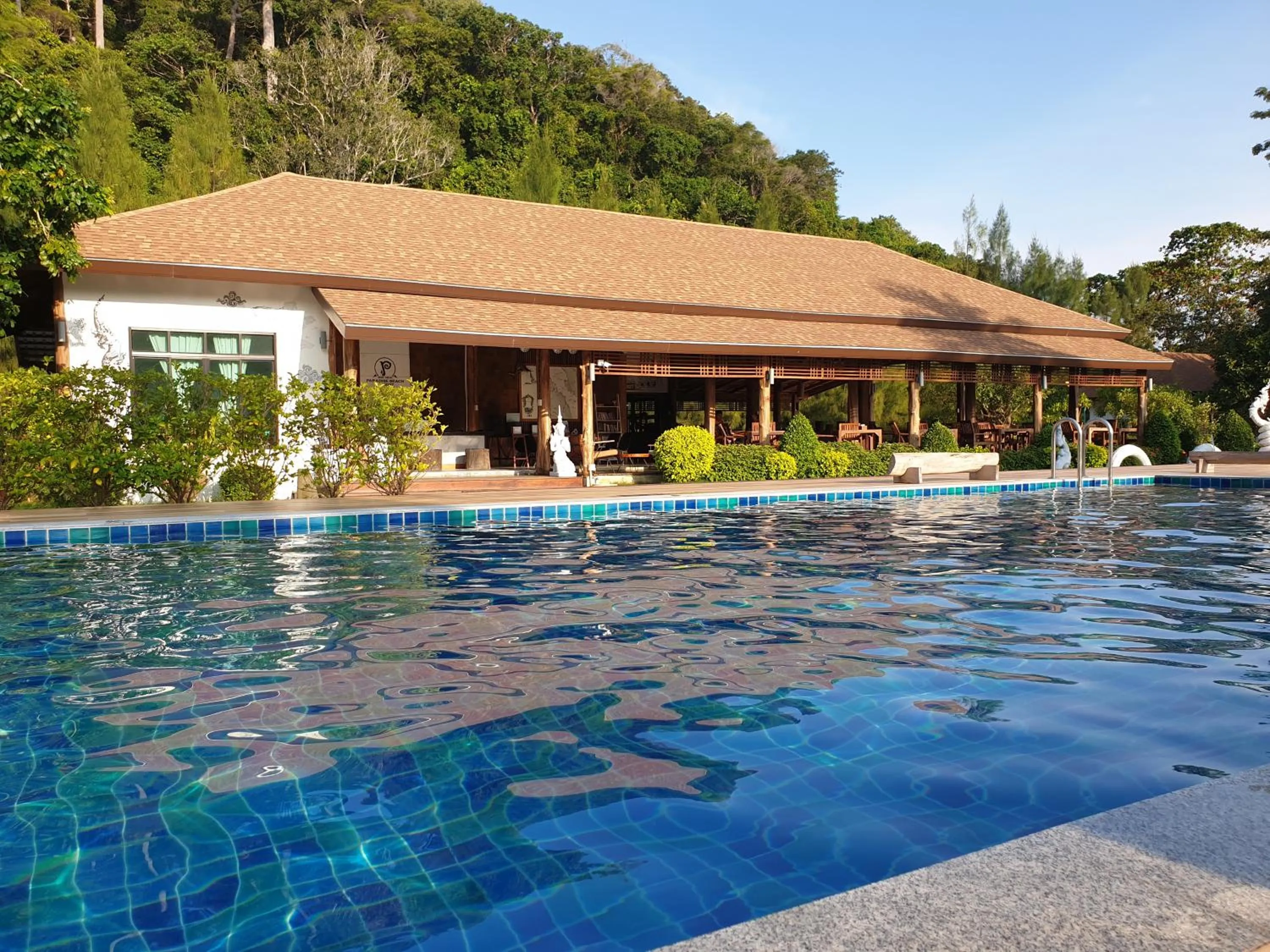 Swimming pool in Koh Ngai Paradise Beach