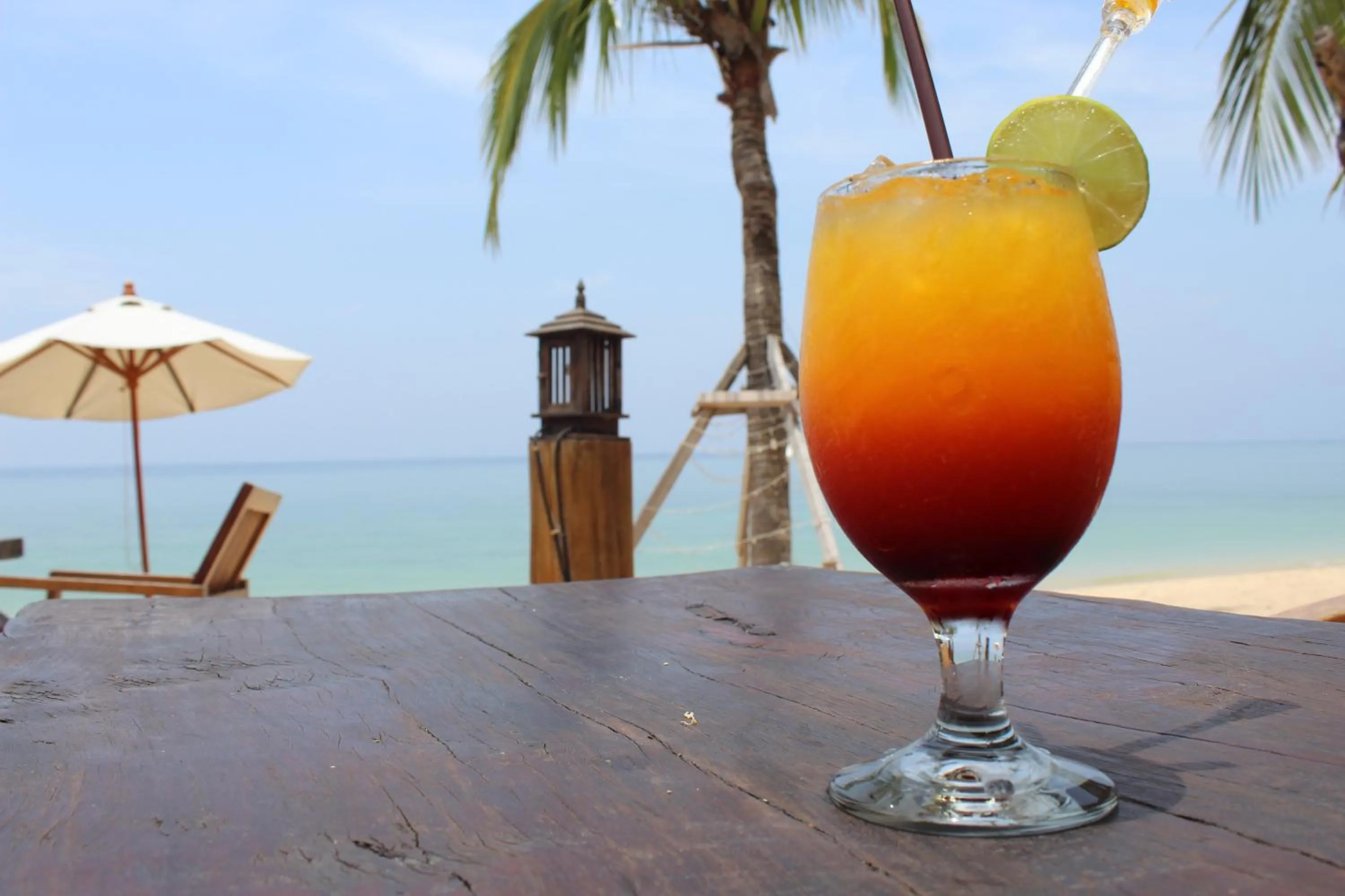 Drinks in Koh Ngai Paradise Beach