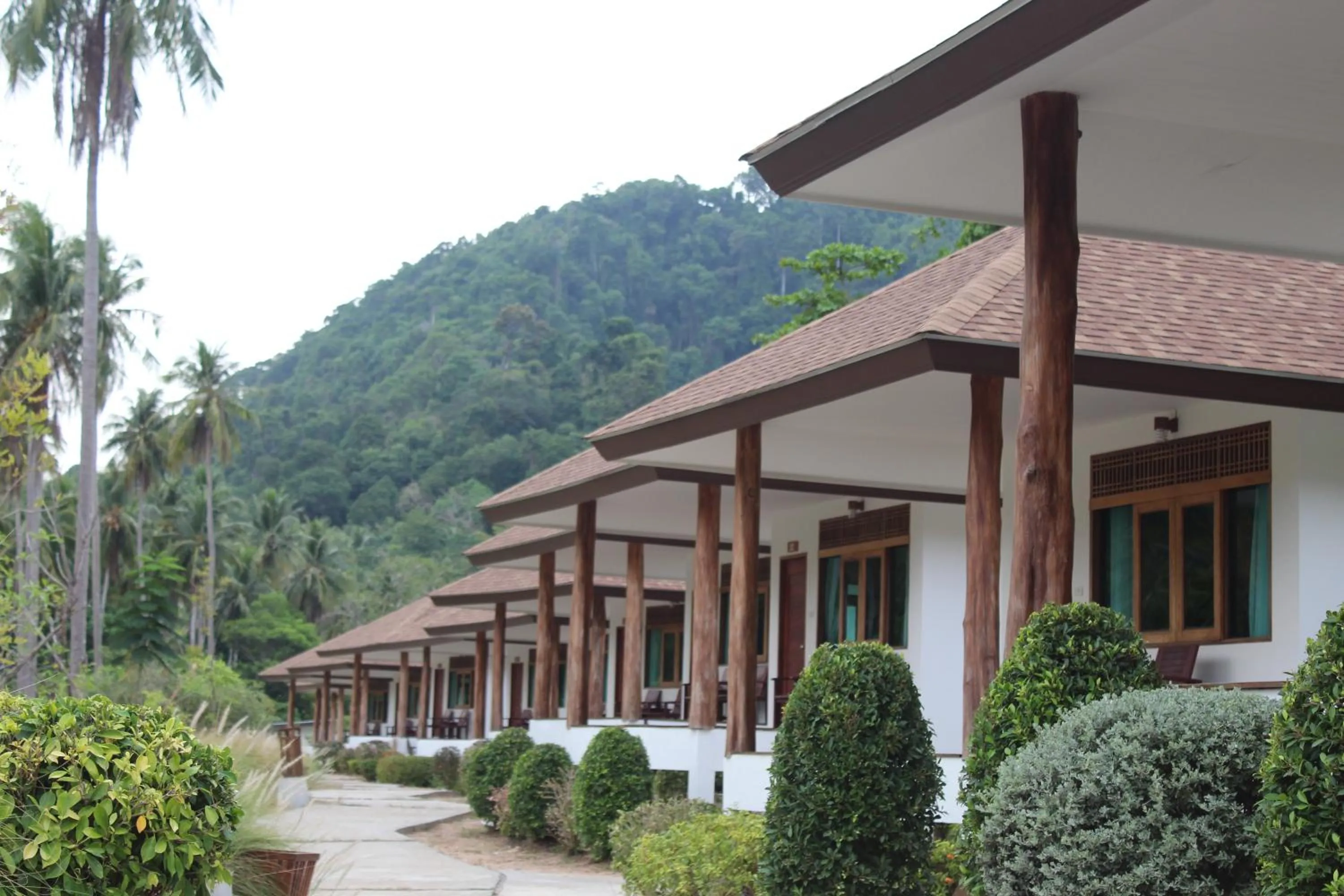 Property building in Koh Ngai Paradise Beach