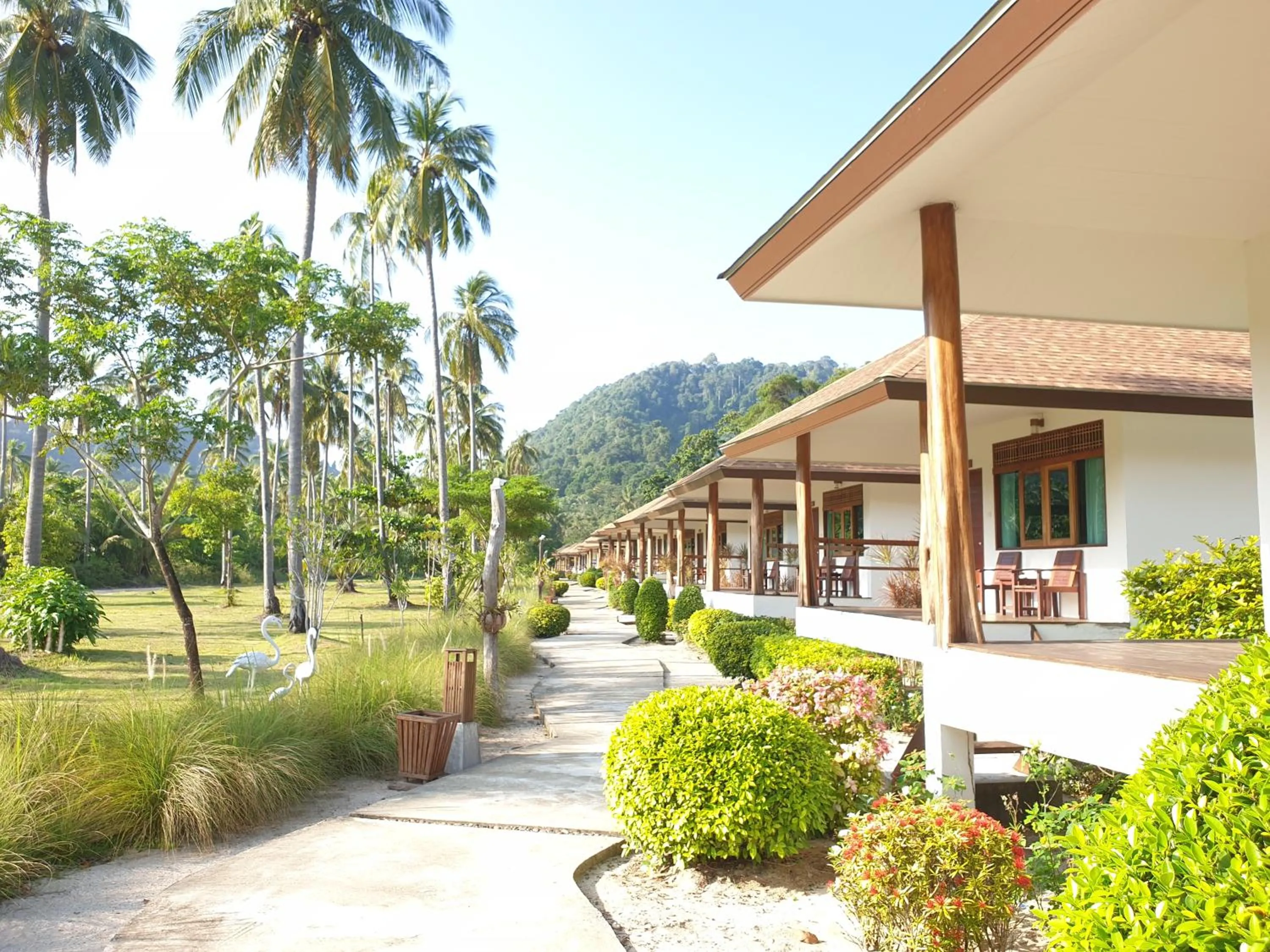 Property building in Koh Ngai Paradise Beach