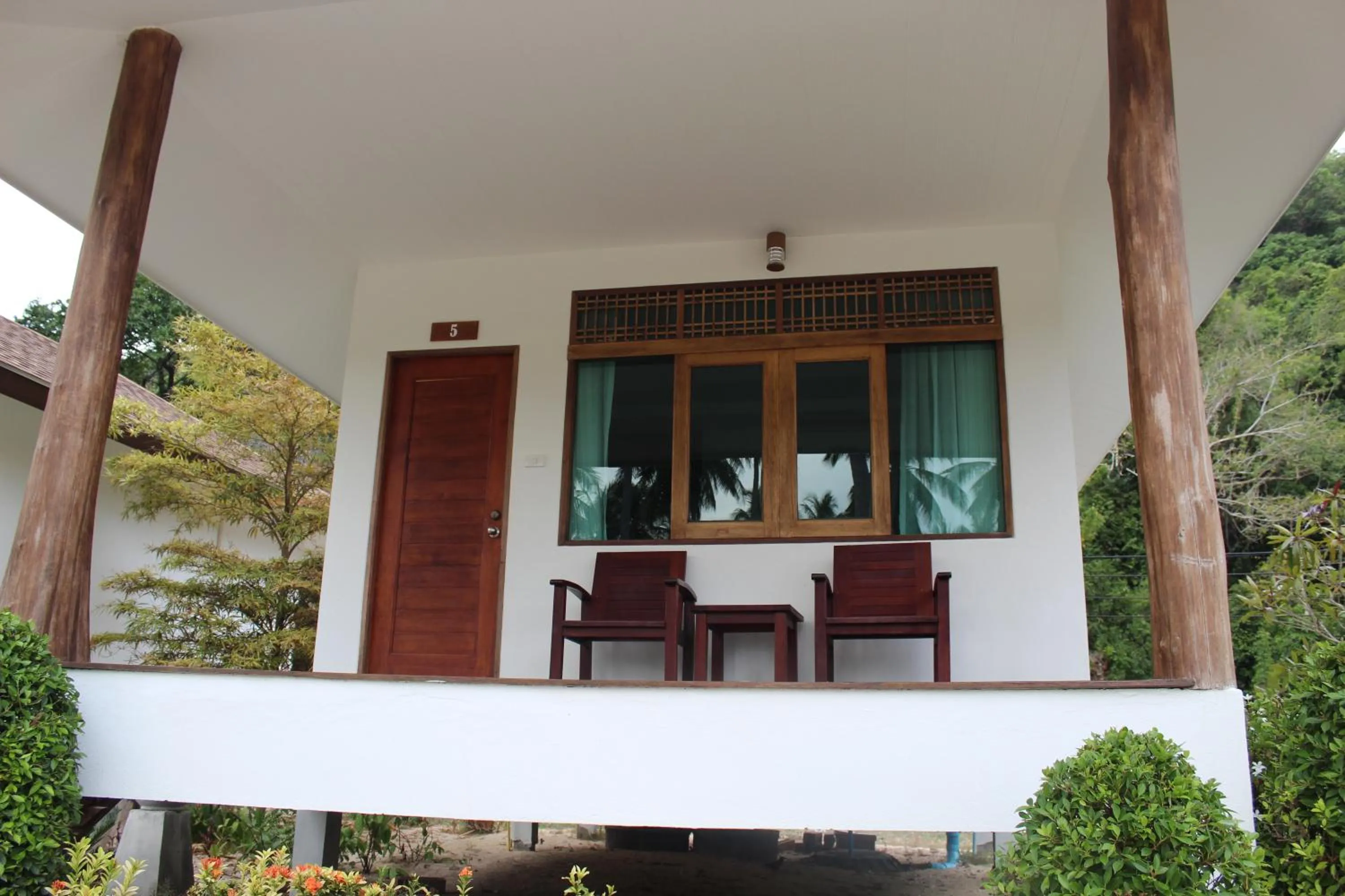 Property building in Koh Ngai Paradise Beach