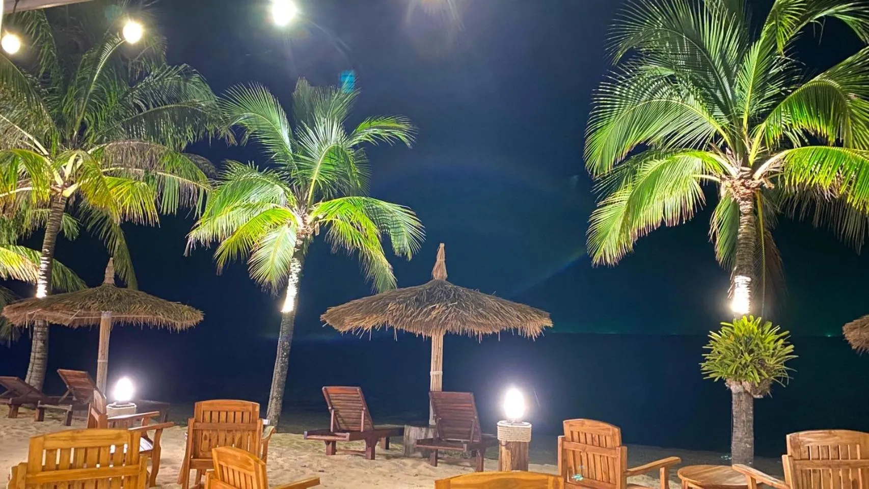 Beach in Koh Ngai Paradise Beach