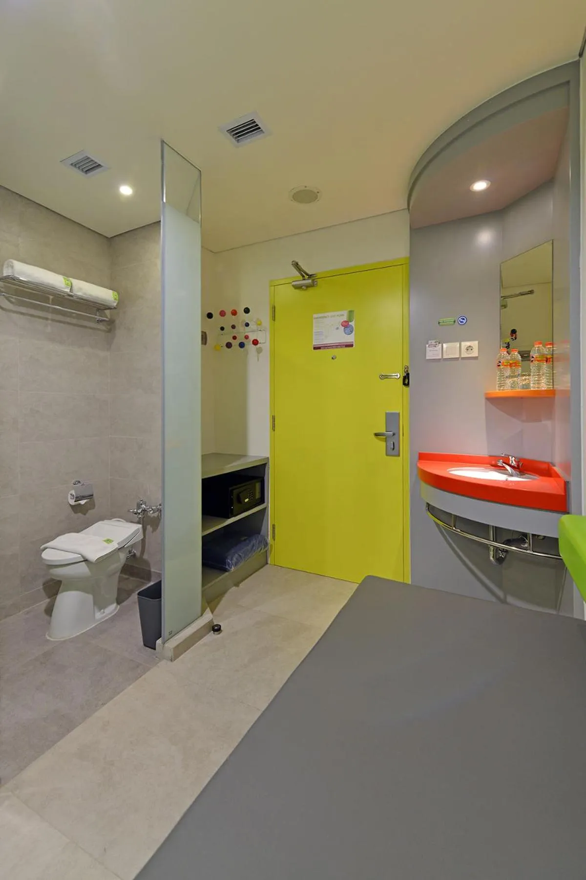 Shower in POP! Hotel Timoho Yogyakarta