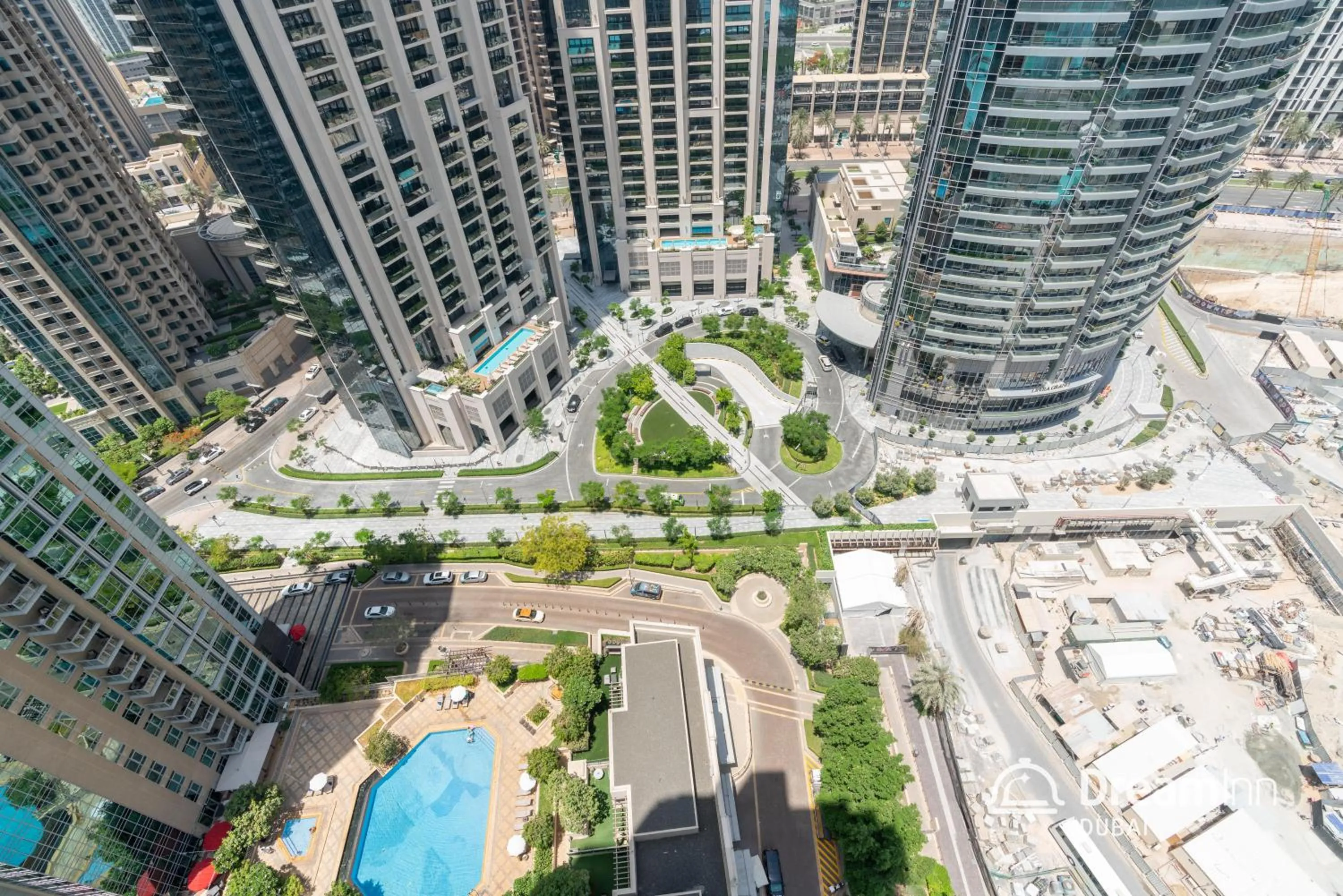 Day in Dream Inn Apartments - Burj Residences Burj Khalifa View