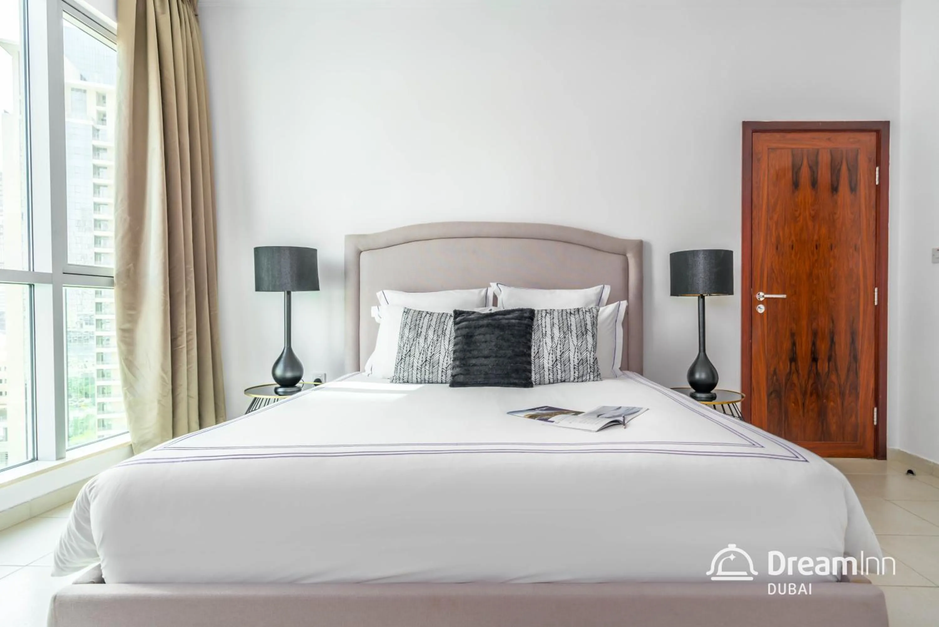 Bed in Dream Inn Apartments - Burj Residences Burj Khalifa View