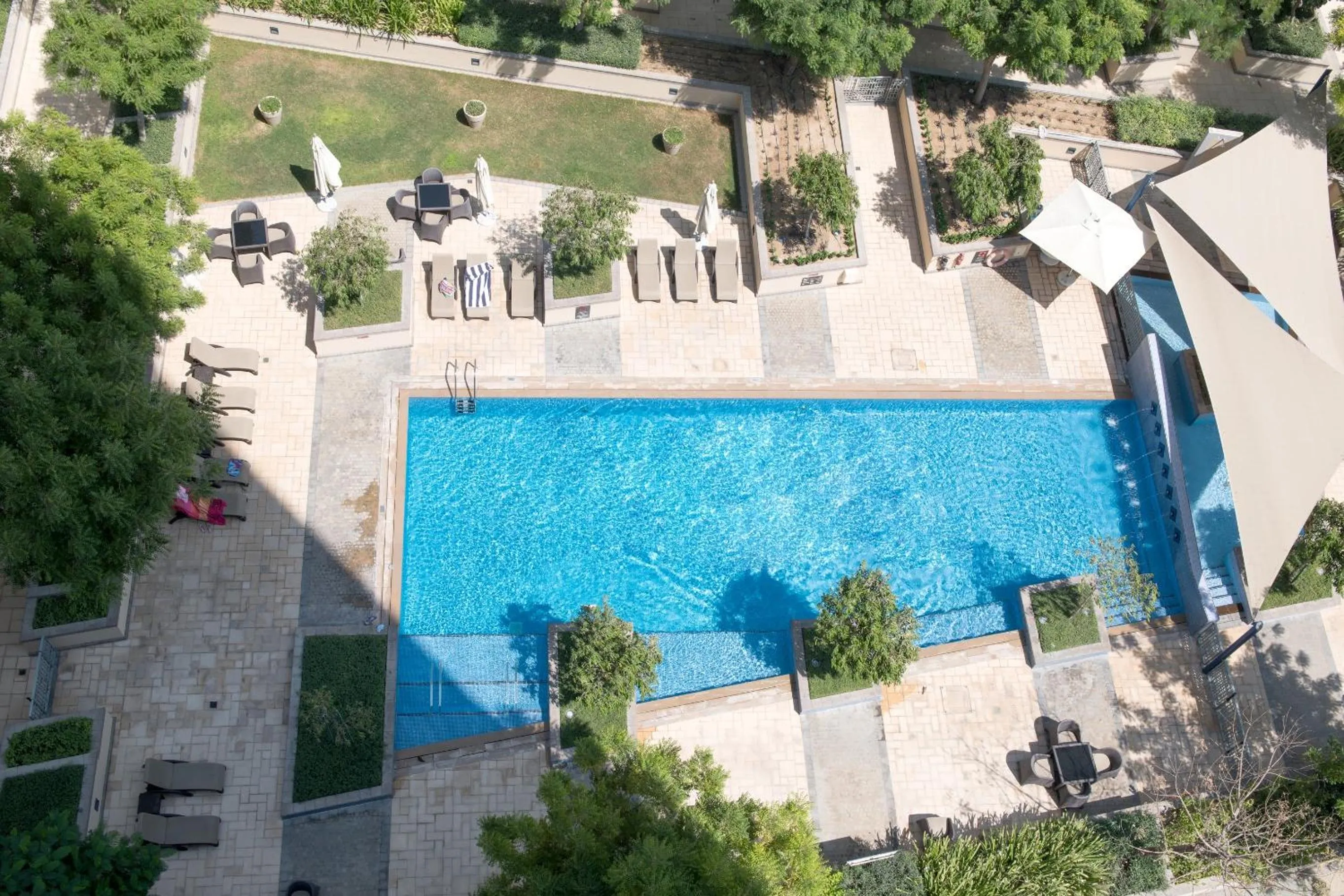 Swimming pool in Dream Inn Apartments - Burj Residences Burj Khalifa View