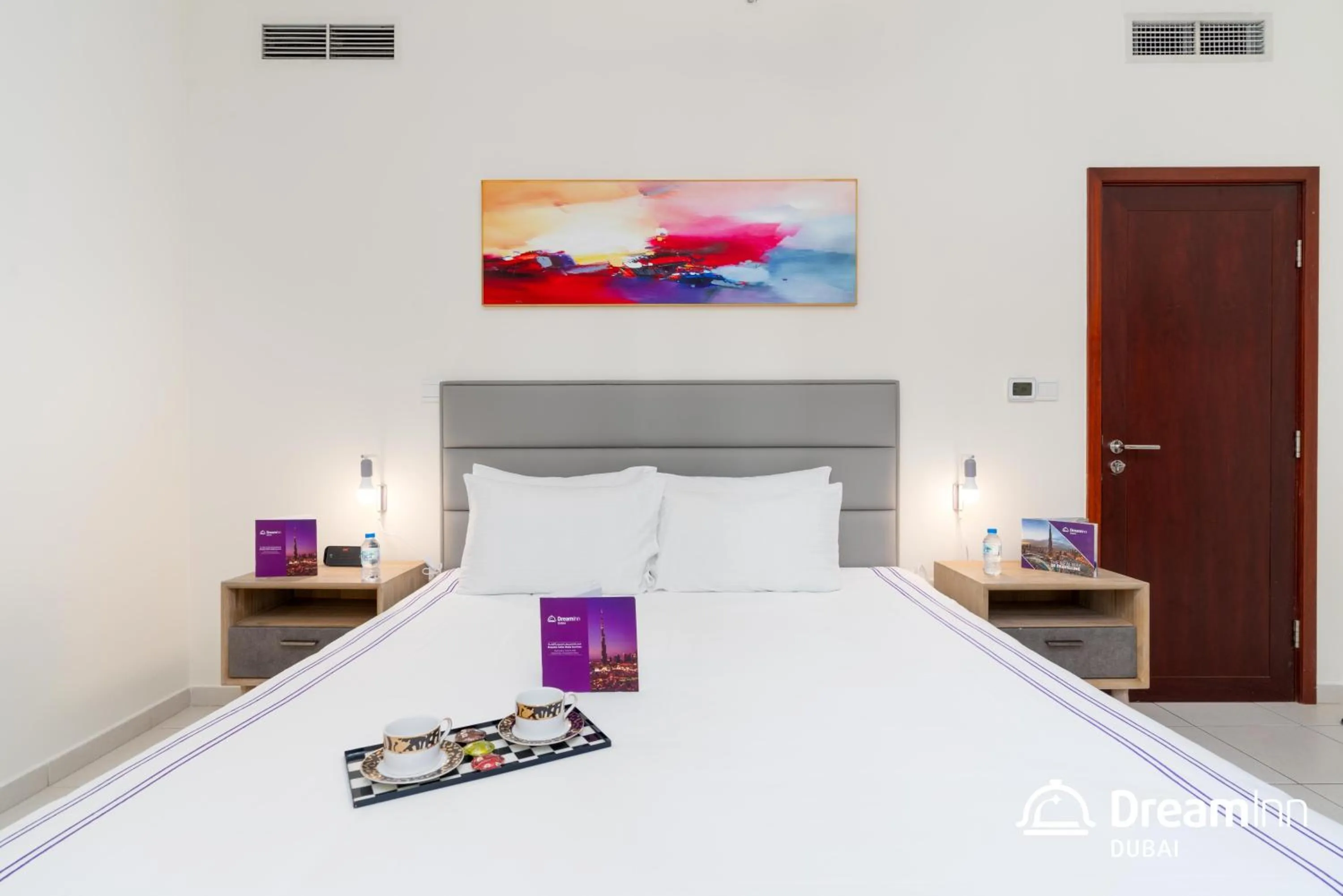 Bed in Dream Inn Apartments - Burj Residences Burj Khalifa View