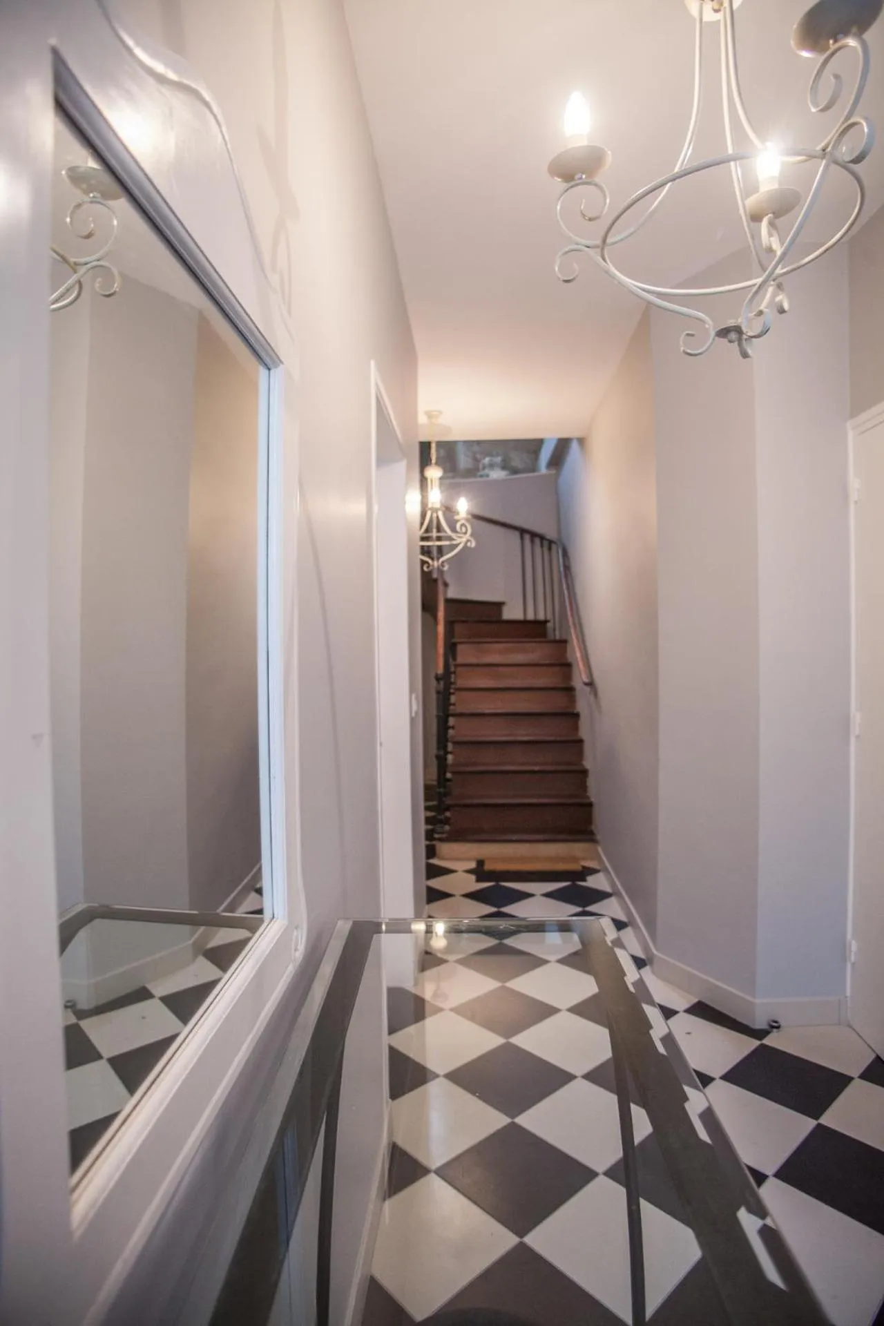 Facade/entrance in Le Logis de Céline