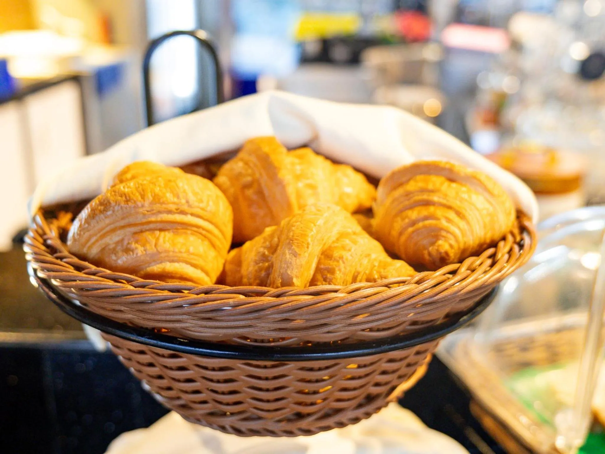 Restaurant/places to eat in Clarian Hotel Beach Patong