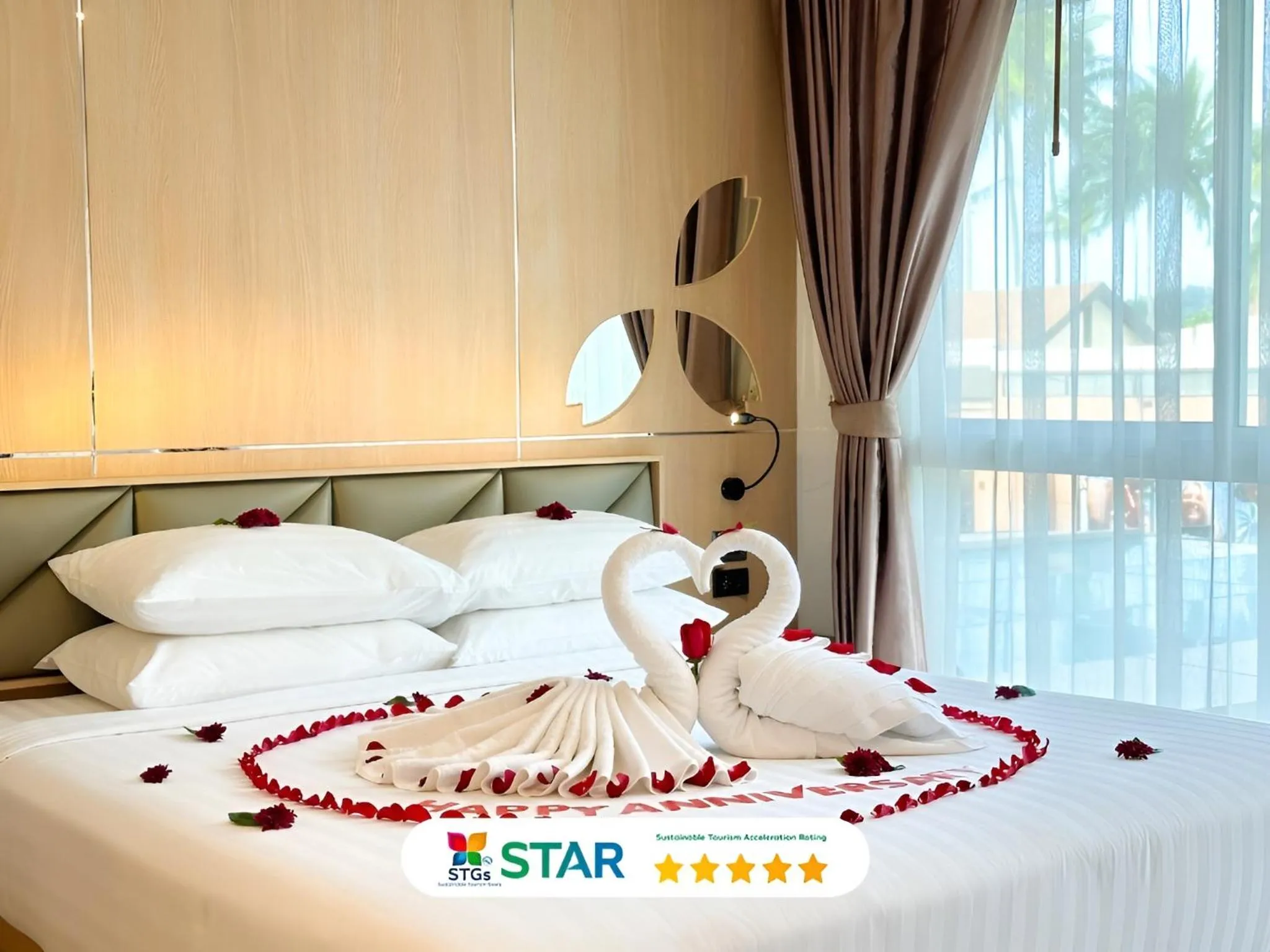 View (from property/room), Bed in Clarian Hotel Beach Patong