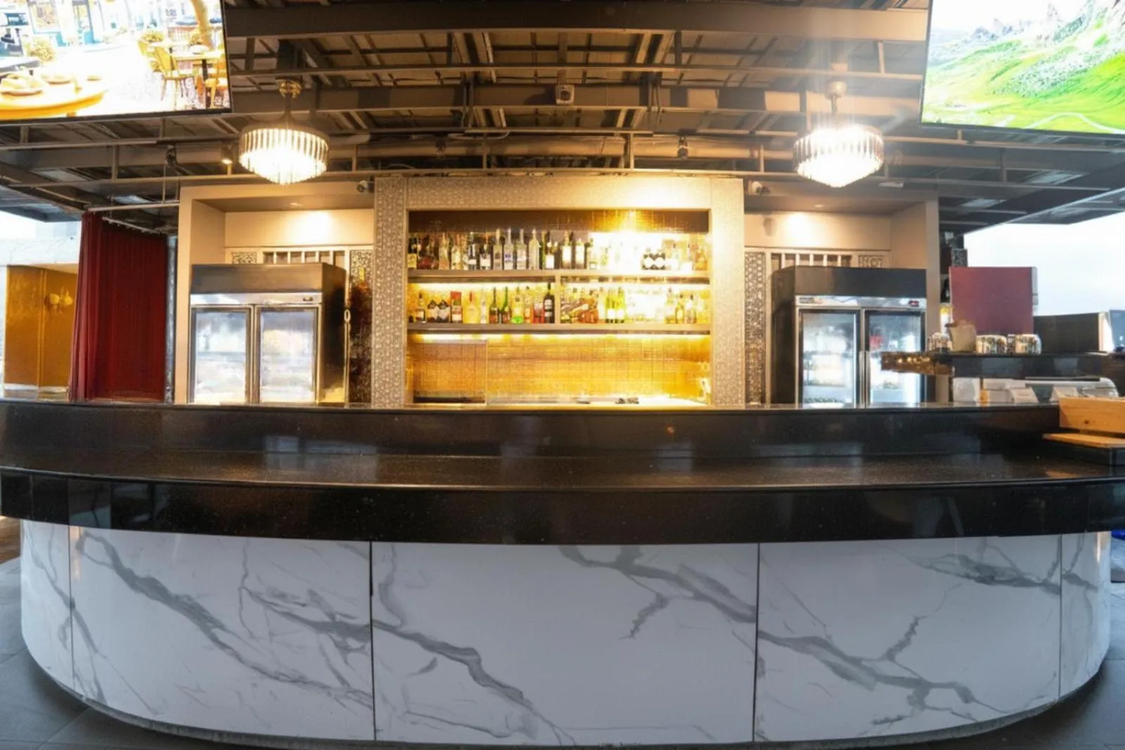 Lounge or bar in Clarian Hotel Beach Patong