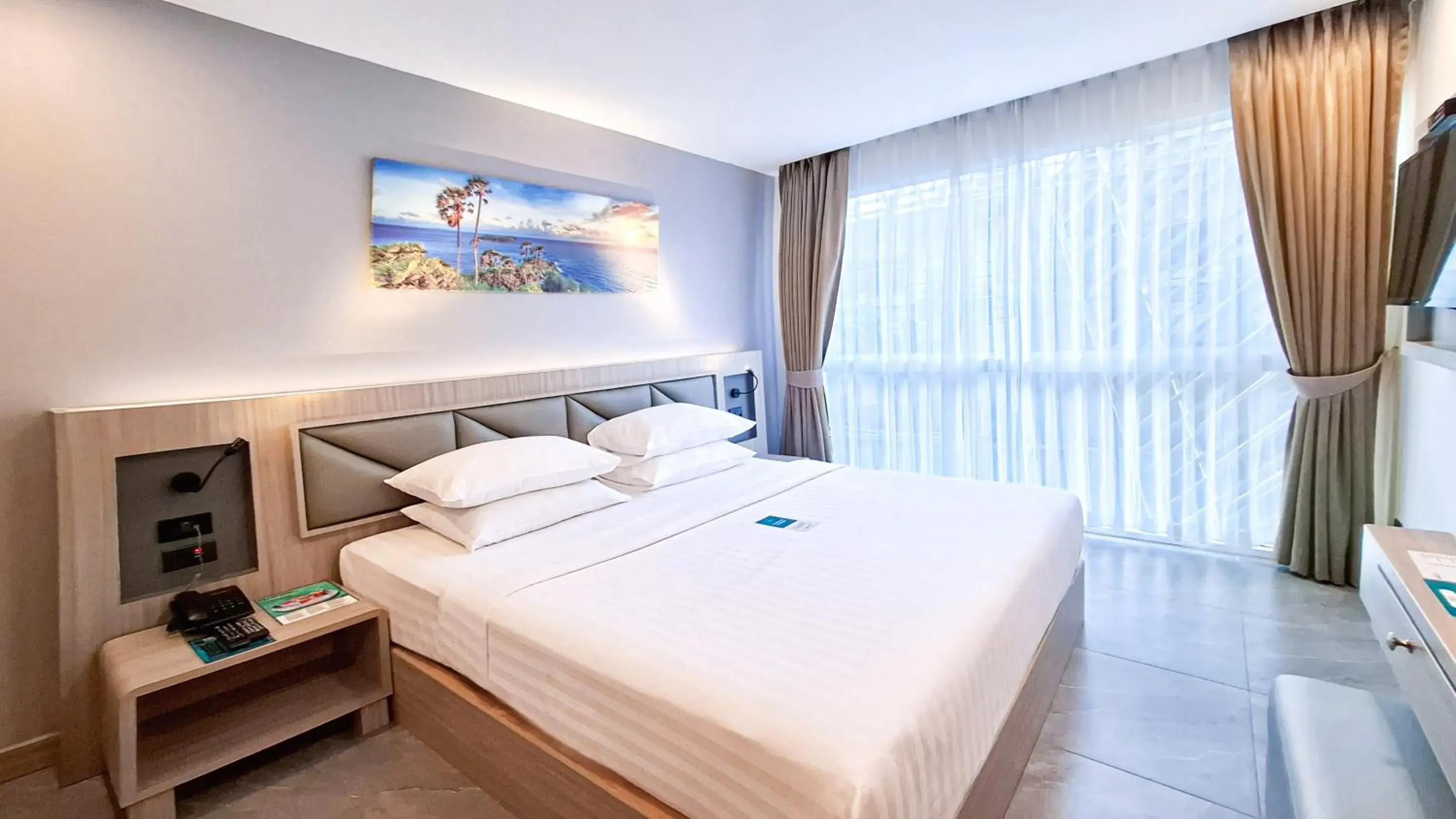 Standard King Room in Clarian Hotel Beach Patong Standard King Room in Clarian Hotel Beach Patong