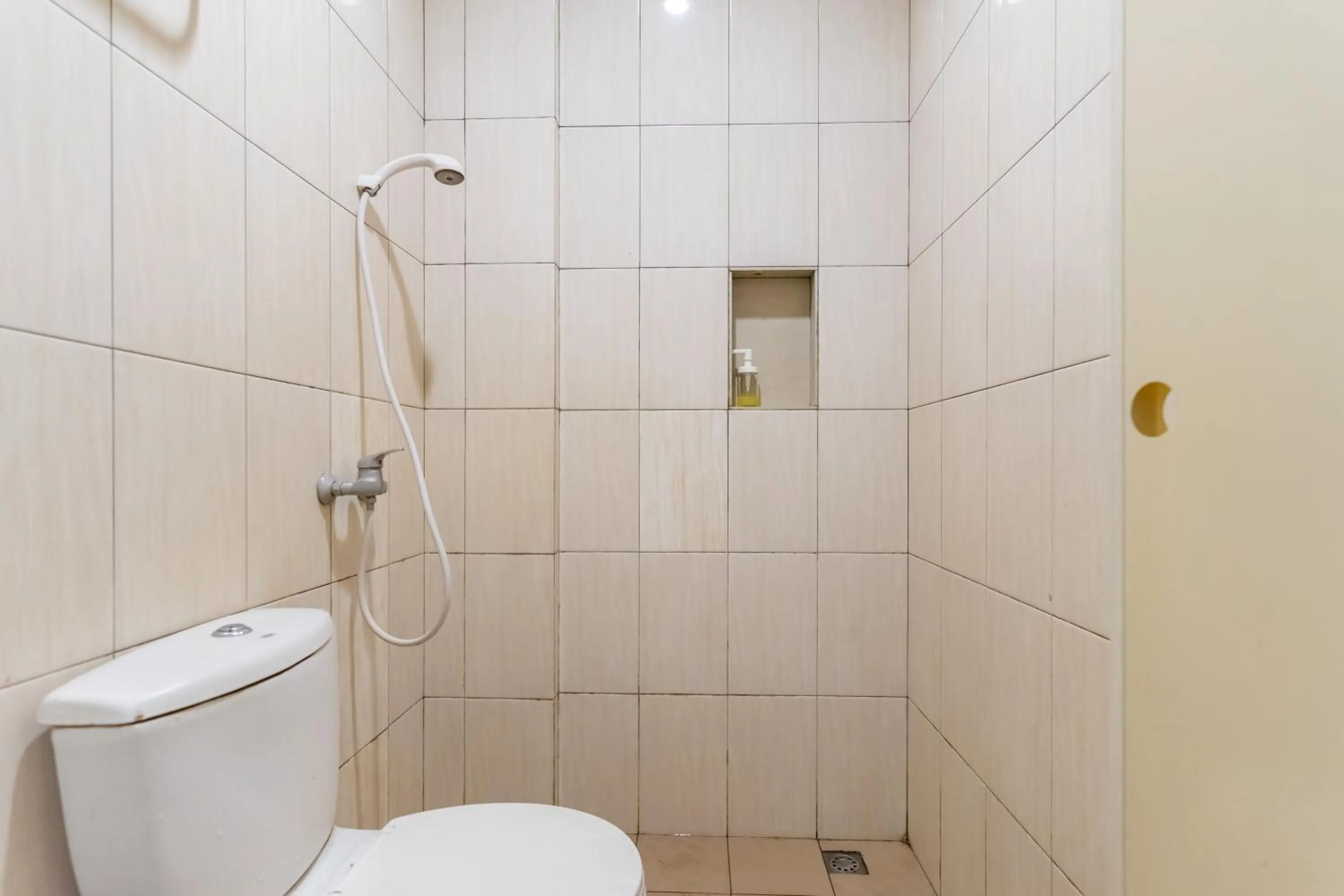 Vandolia Guest House Medan RedPartner