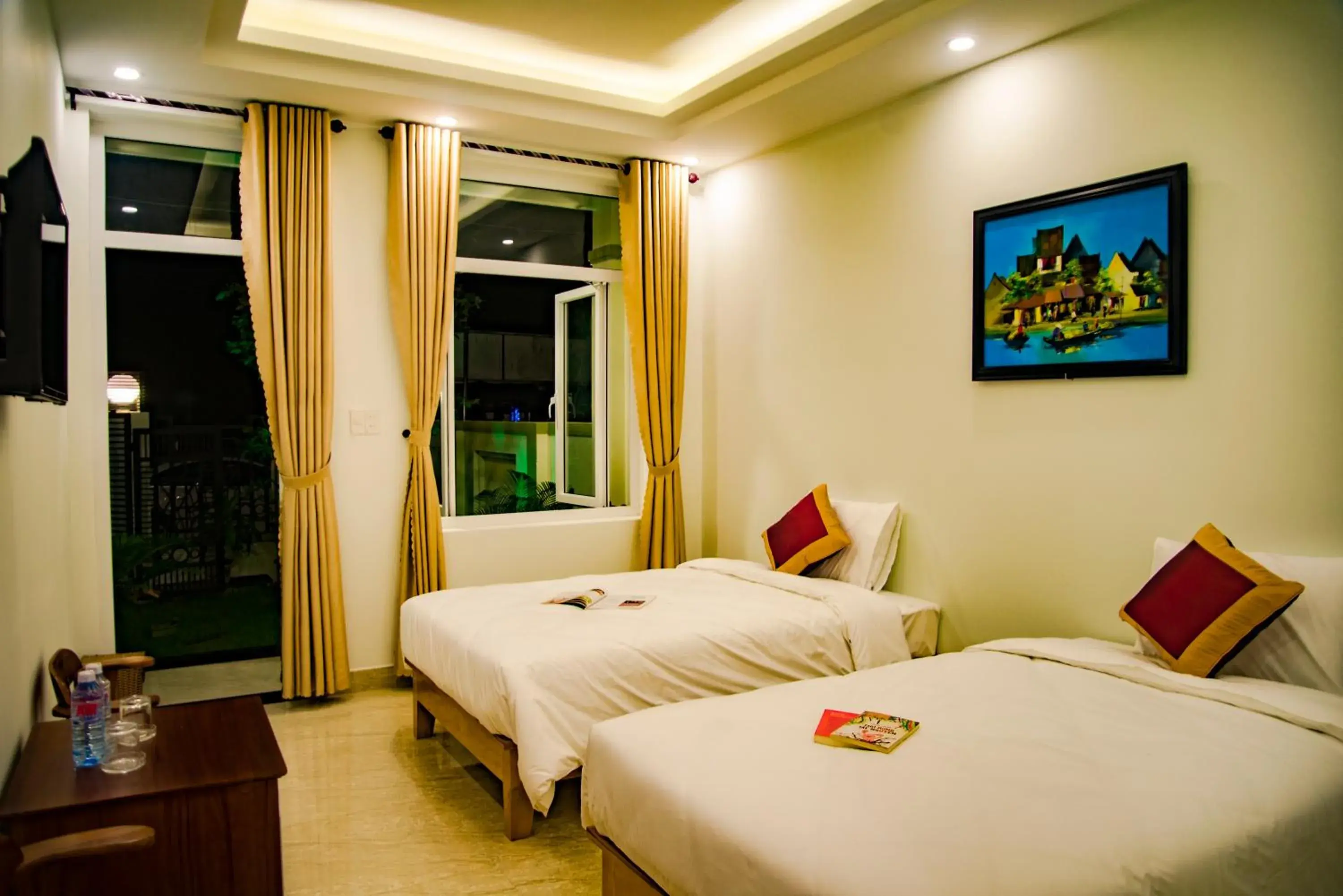 Twin Room with Garden View in Mi Kha Homestay Twin Room with Garden View in Mi Kha Homestay