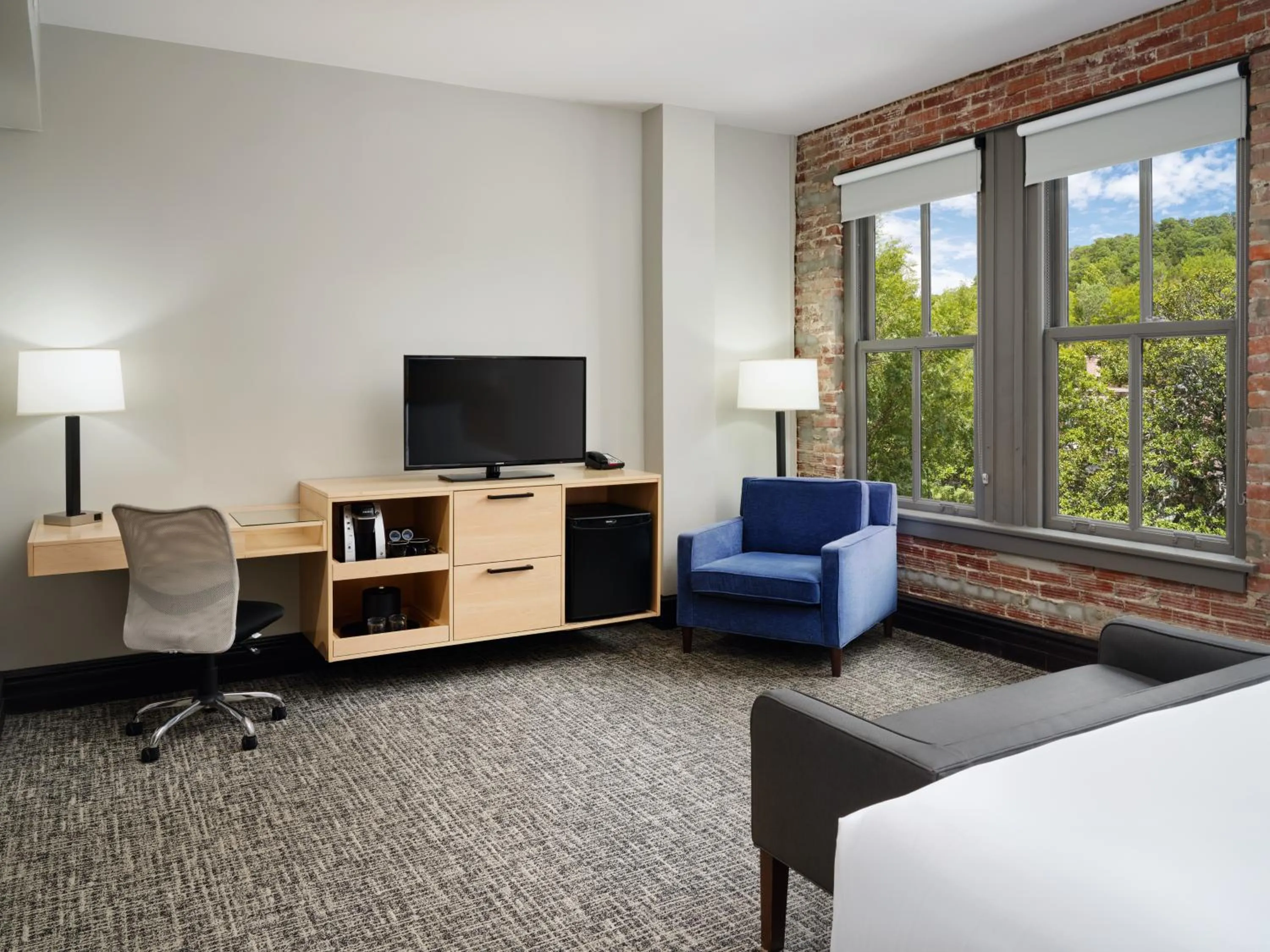 Bedroom in The Waters Hot Springs, Tapestry Collection by Hilton