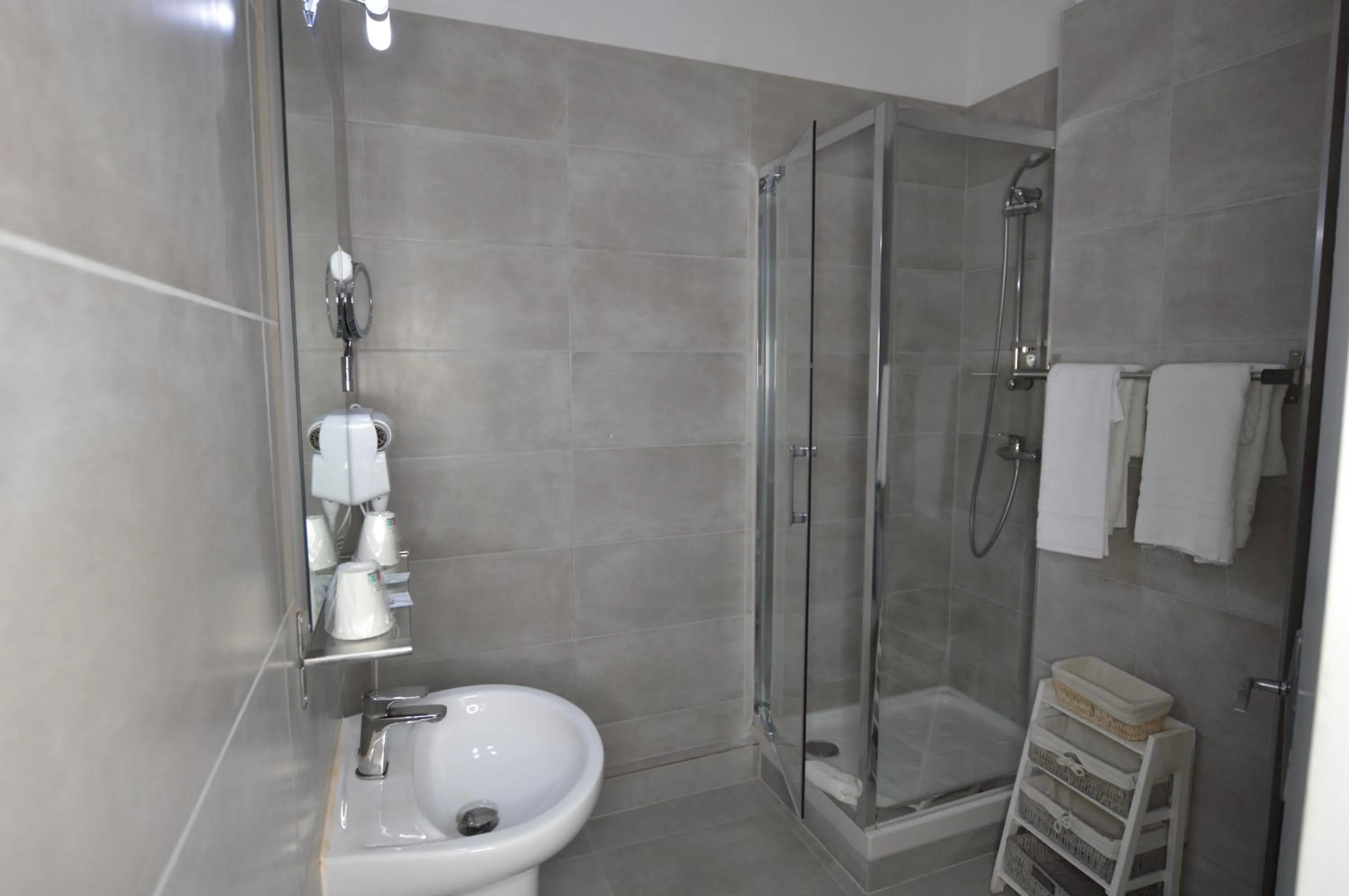 Shower in Les Lavandes